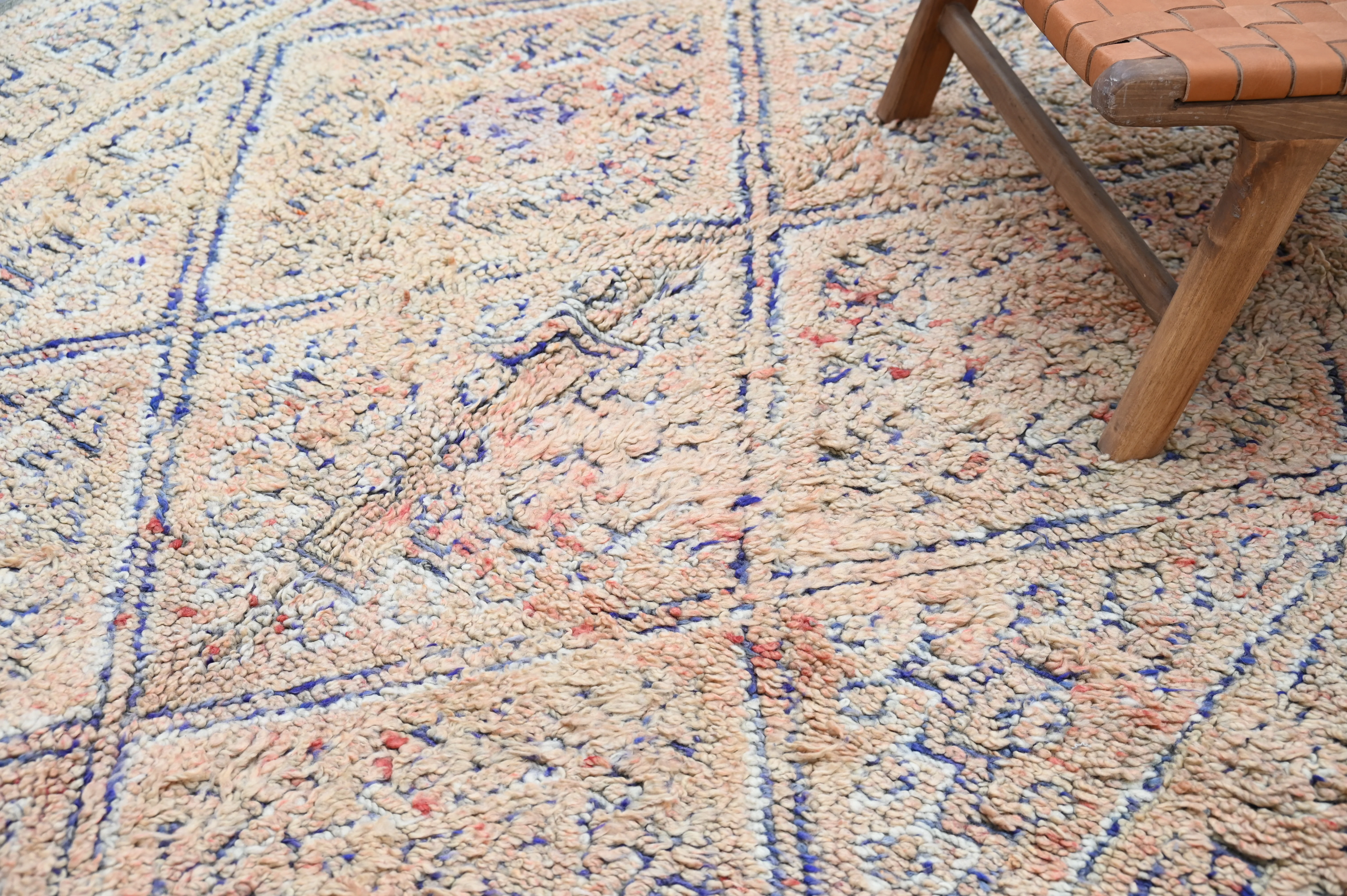 1960s Beni M'Guild Vintage Rug 300×185 cm – Warm Sand & Terracotta Patina, V-278 - Image 3