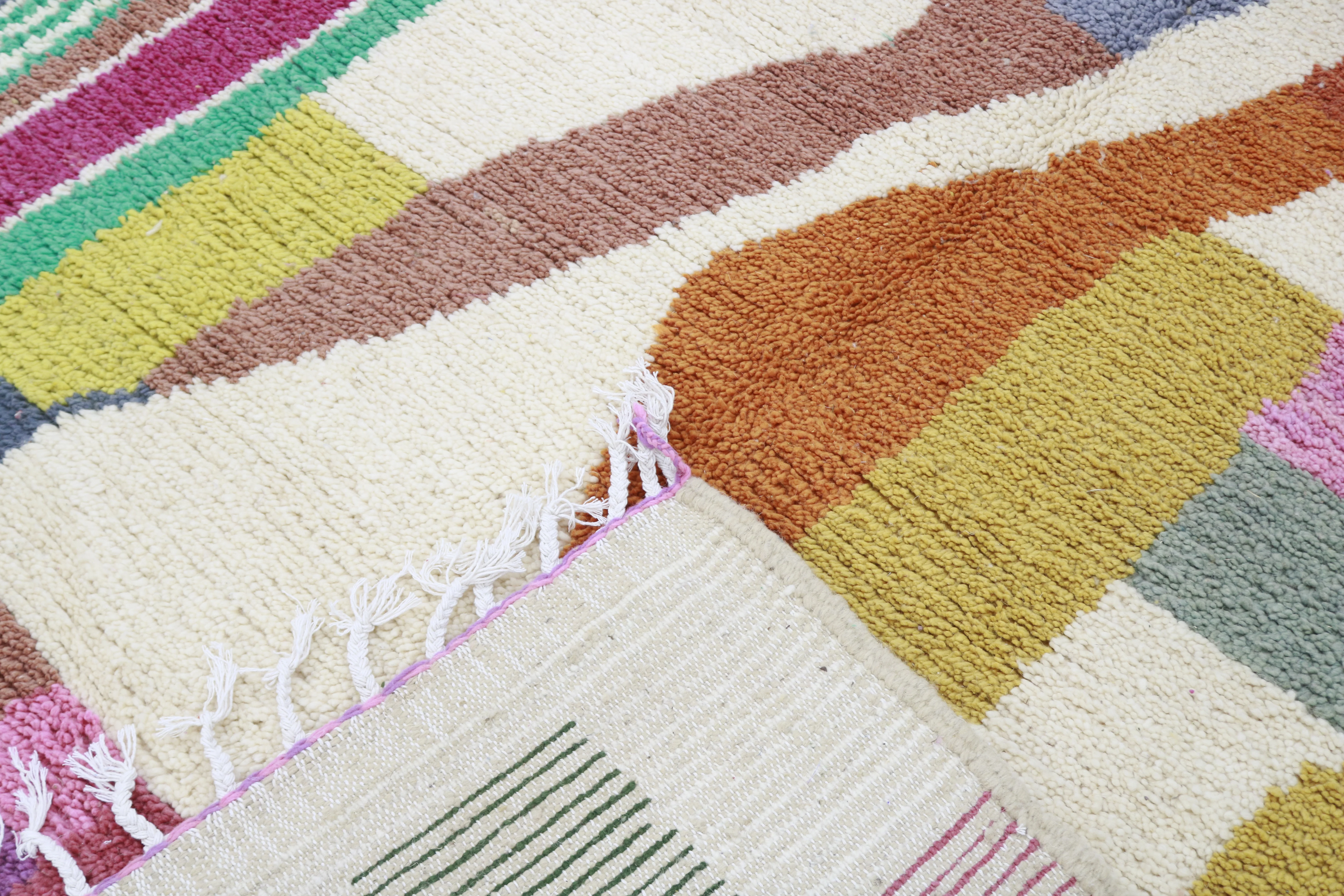 Azilal Rug 295×195 cm – Abstract Moroccan Rug with Multicolor Geometric Design, GO-973 - Image 4