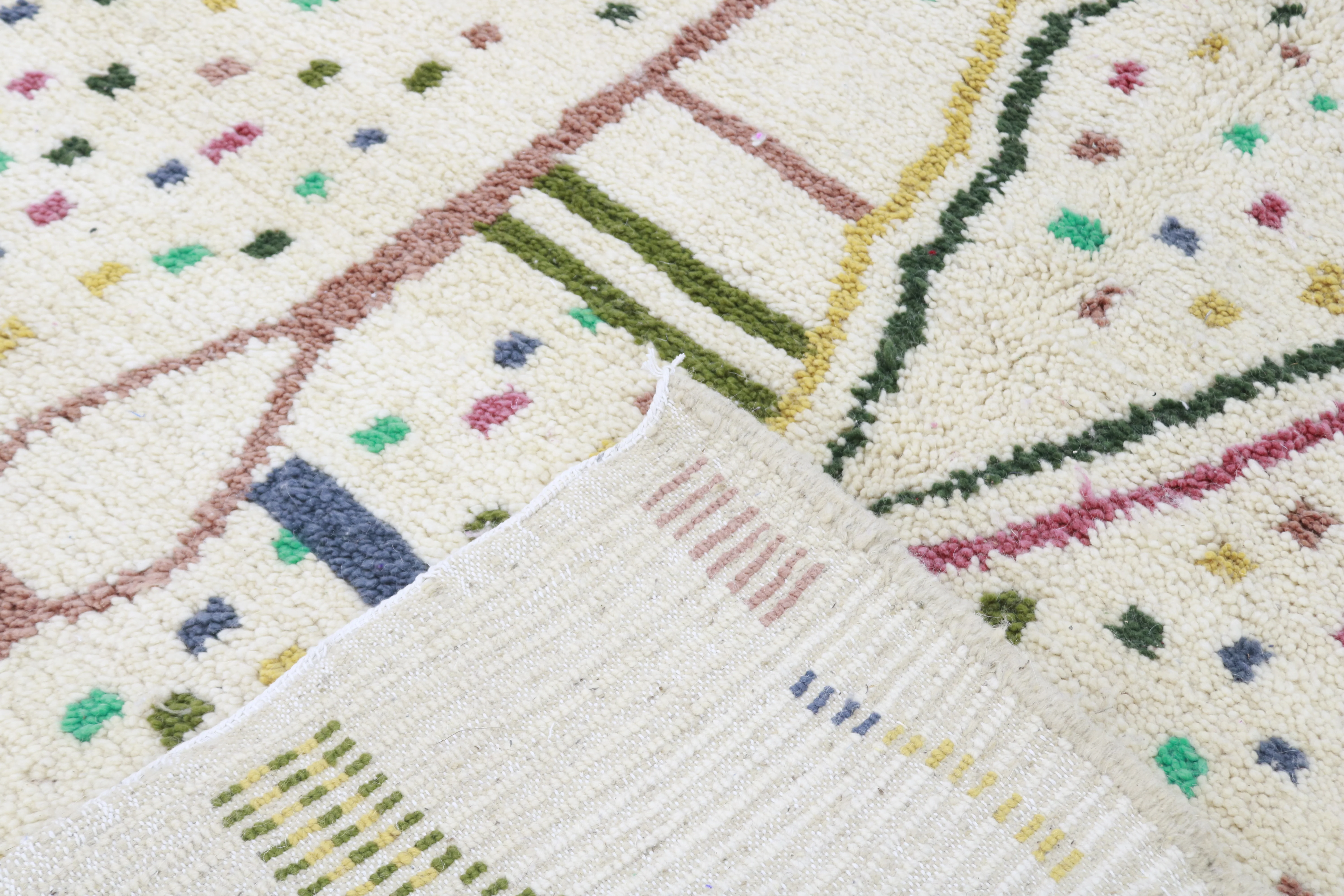 Azilal Rug 300×200 cm – Ivory Moroccan Berber Rug with Abstract Amazigh Motifs & Confetti Details, GO-978 - Image 3