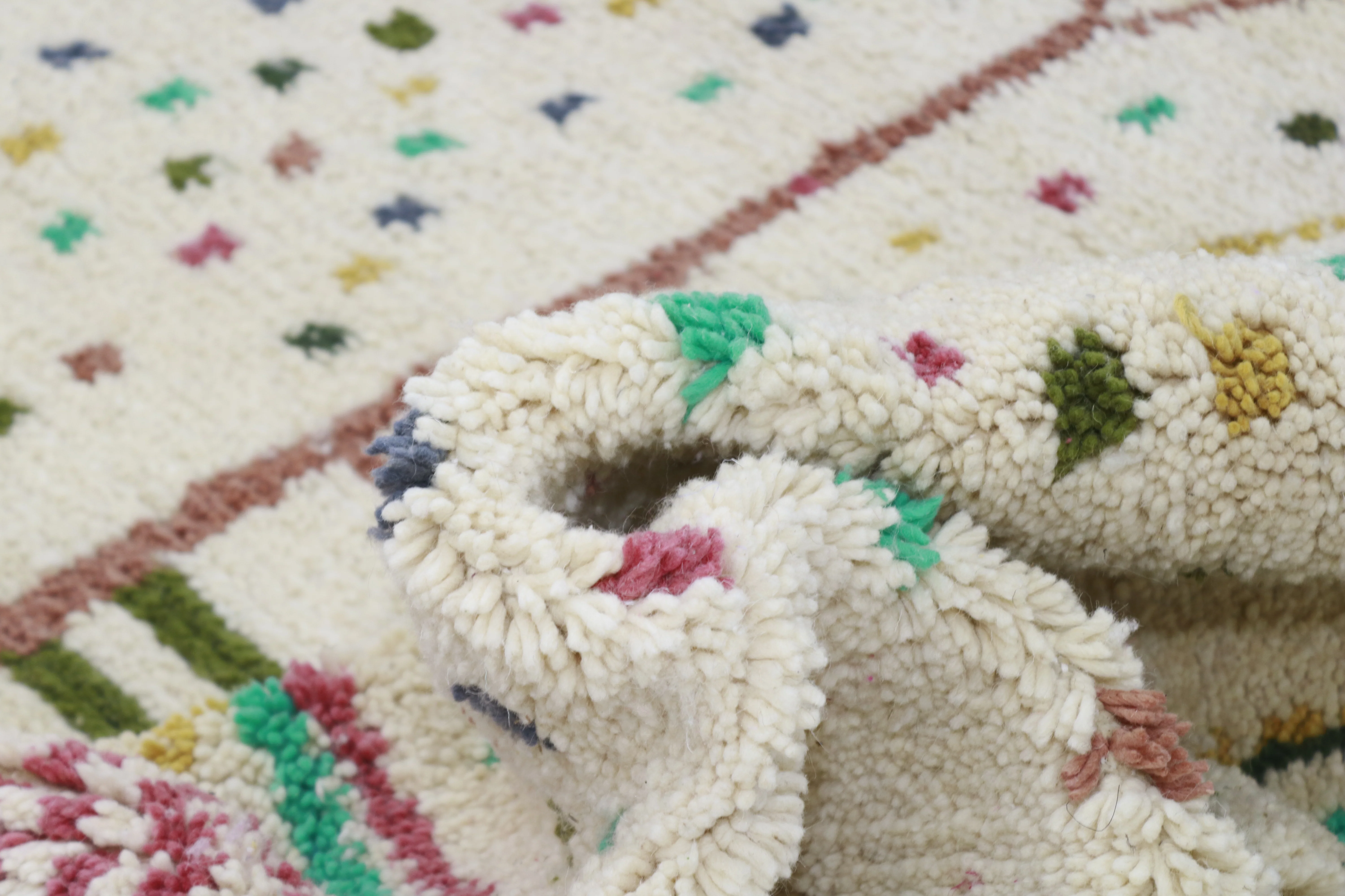 Azilal Rug 300×200 cm – Ivory Moroccan Berber Rug with Abstract Amazigh Motifs & Confetti Details, GO-978 - Image 5