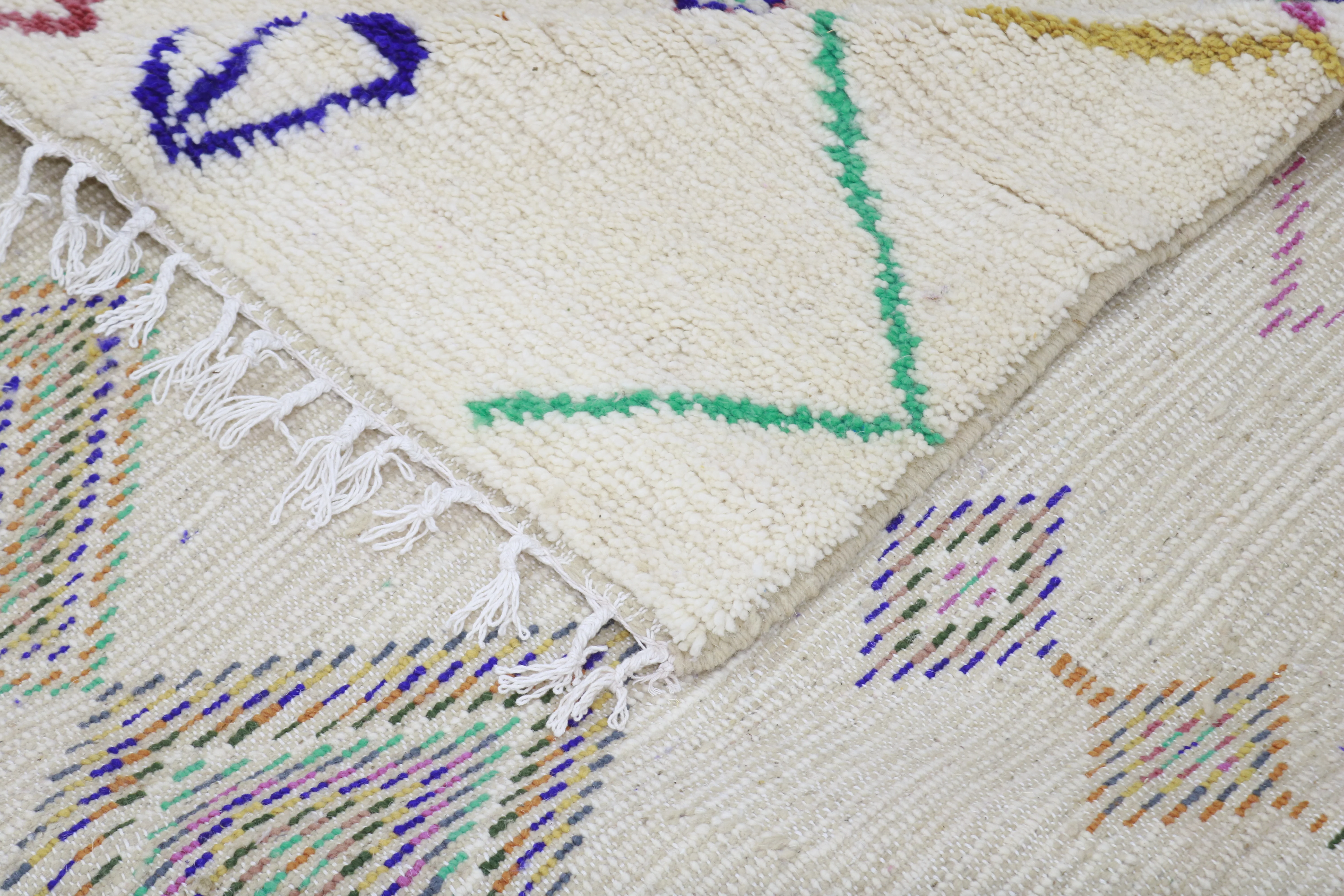 Azilal Rug 310×205 cm – Ivory Berber Rug with Colorful Diamond Motifs, GO-972 - Image 5