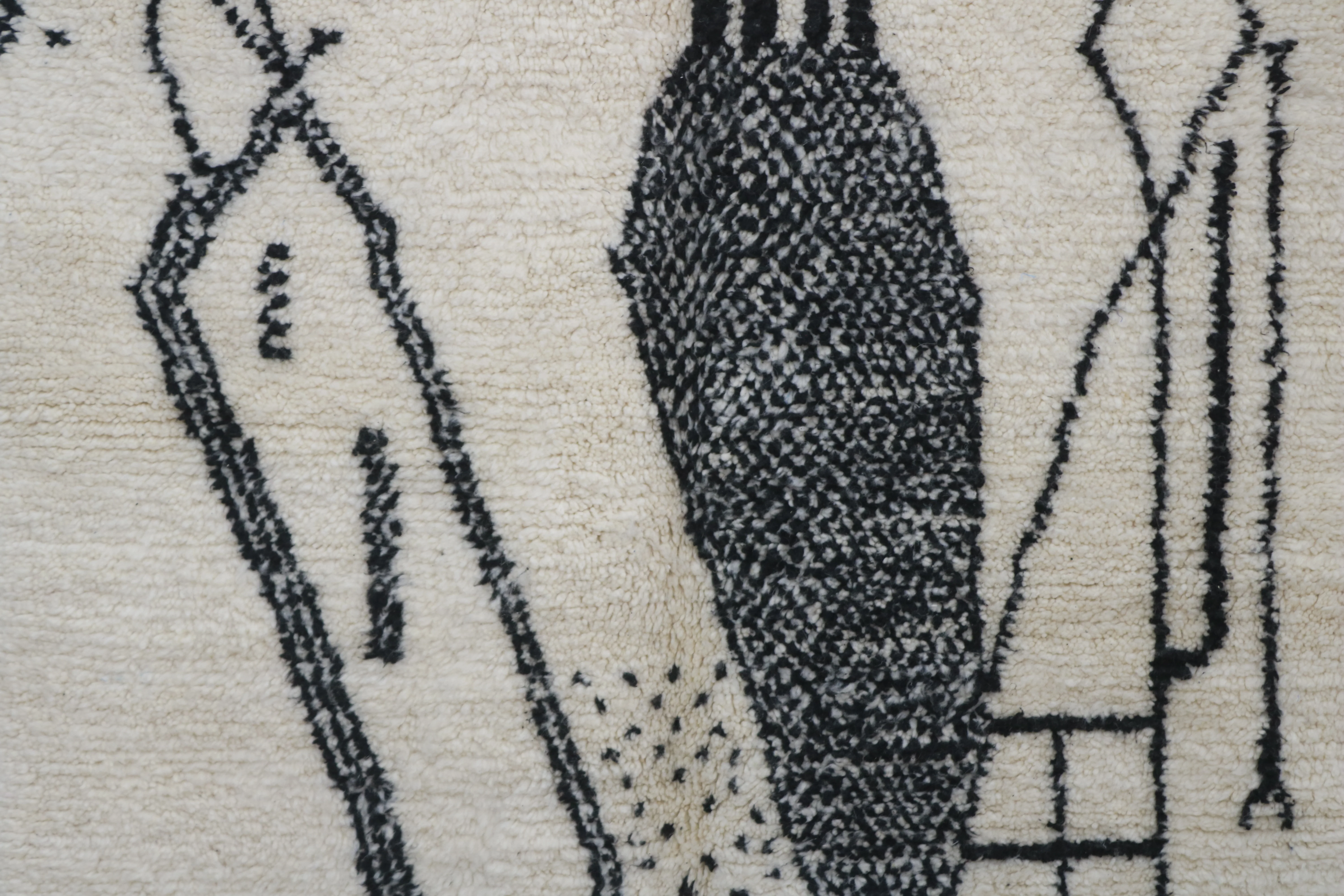 Beni Ouarain Rug 235×155 cm – Ivory & Black, AZO-780 - Image 4
