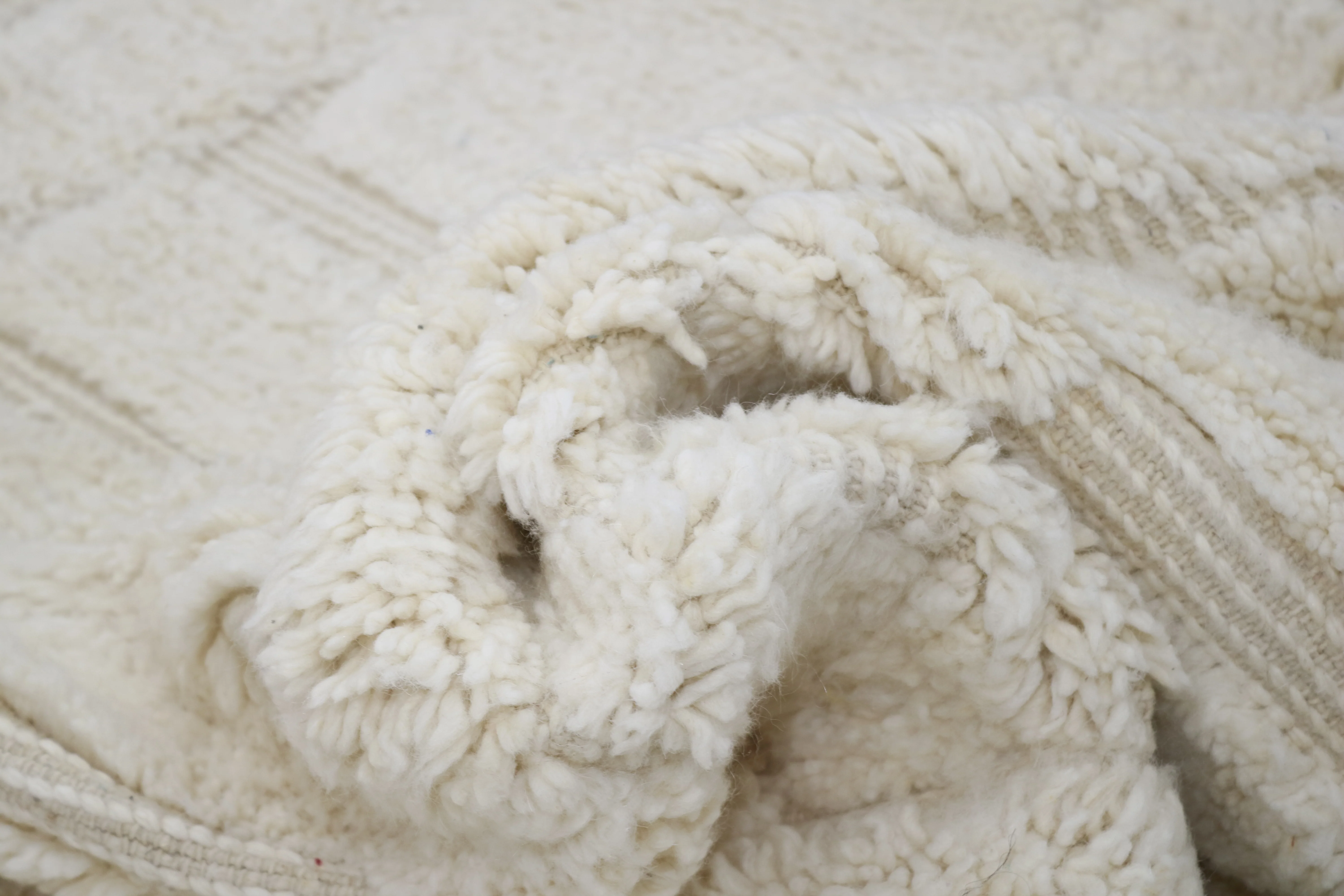 Beni Ouarain Rug 235×155 cm – Ivory Minimalist, AZO-781 - Image 5