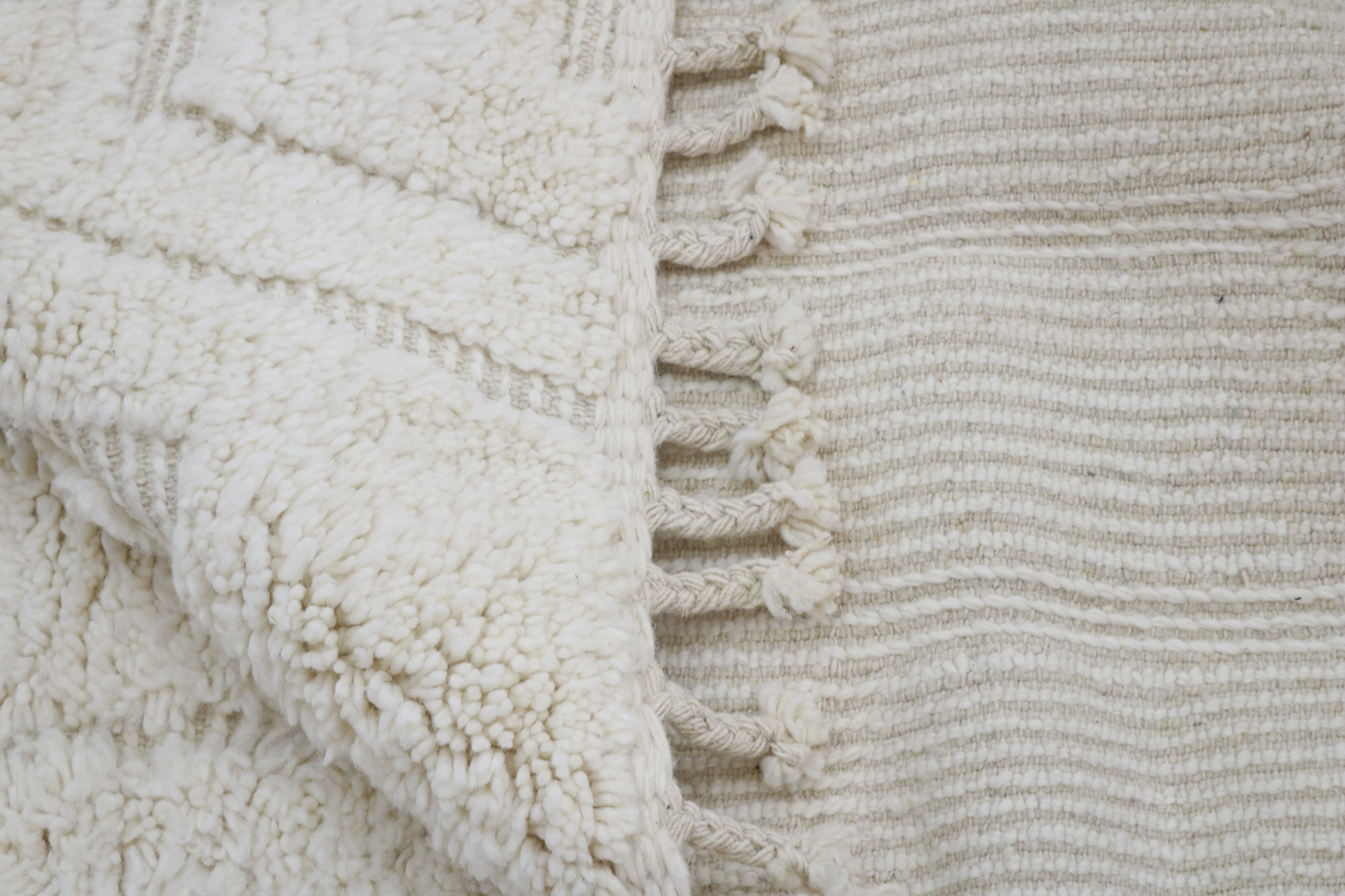 Beni Ouarain Rug 235×155 cm – Ivory Minimalist, AZO-781 - Image 6