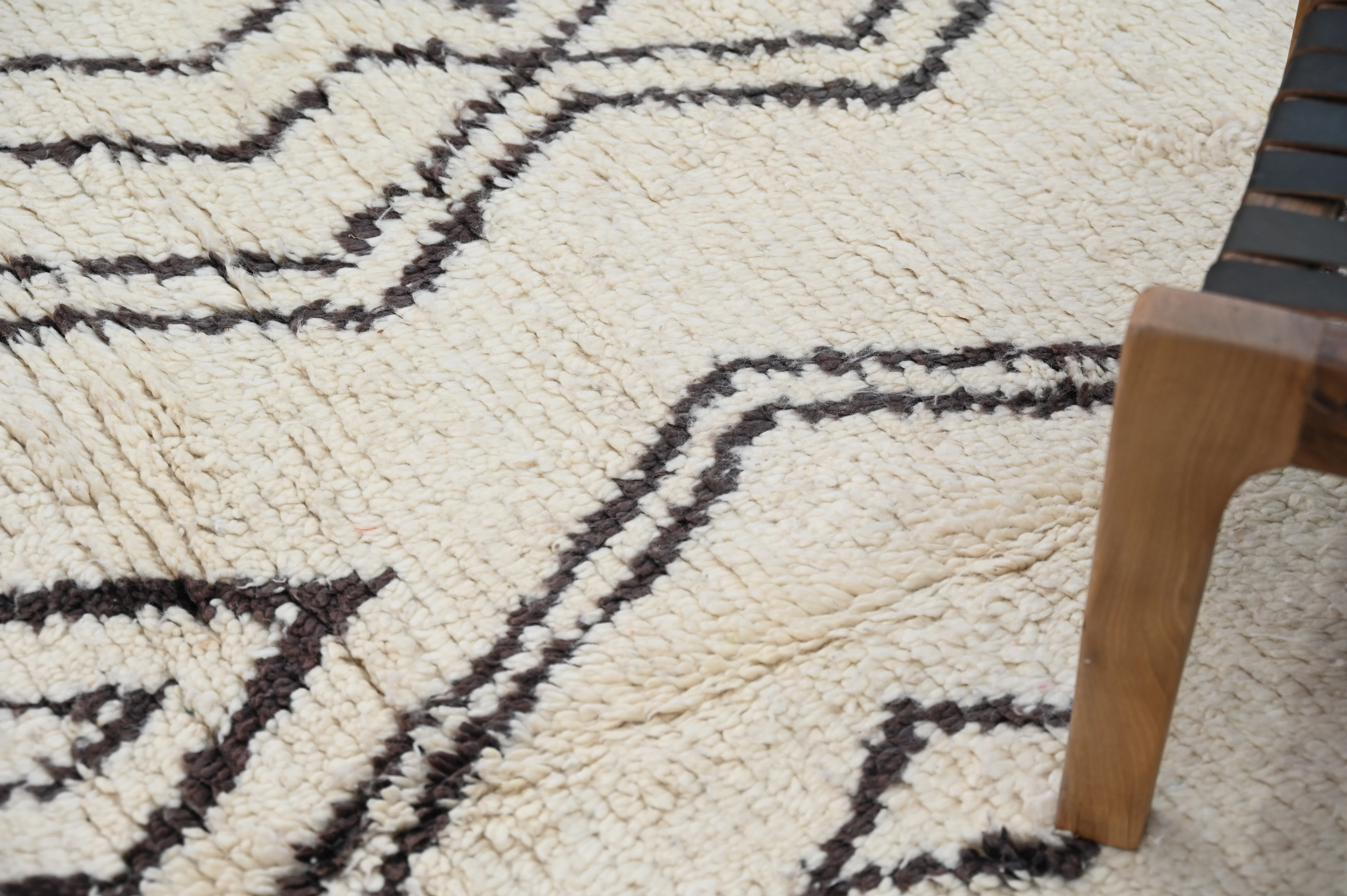 Beni Ouarain Rug, 235 x 145 cm, AZO-617 - Image 3