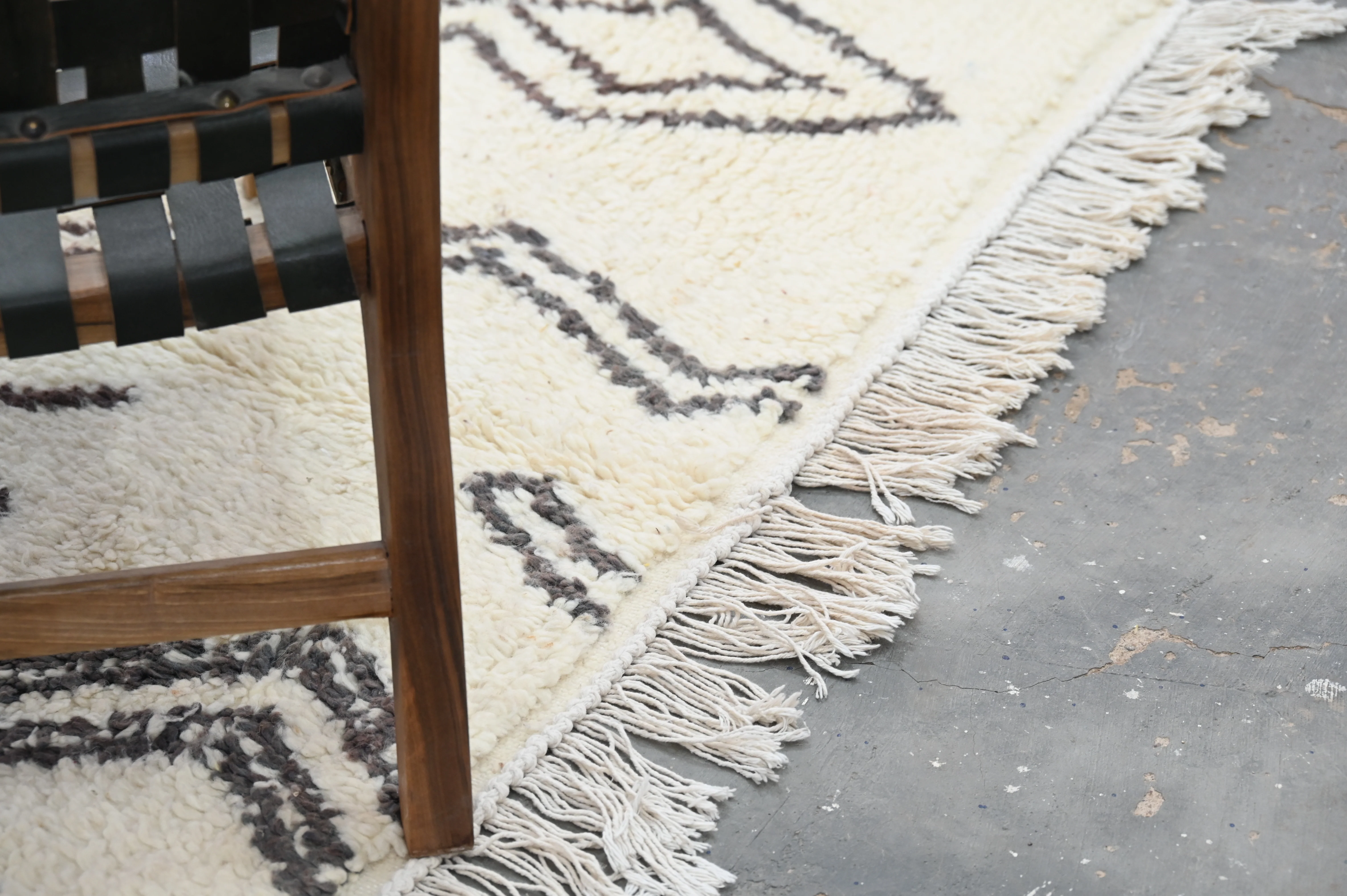 Beni Ouarain Rug, 235 x 145 cm, AZO-617 - Image 5