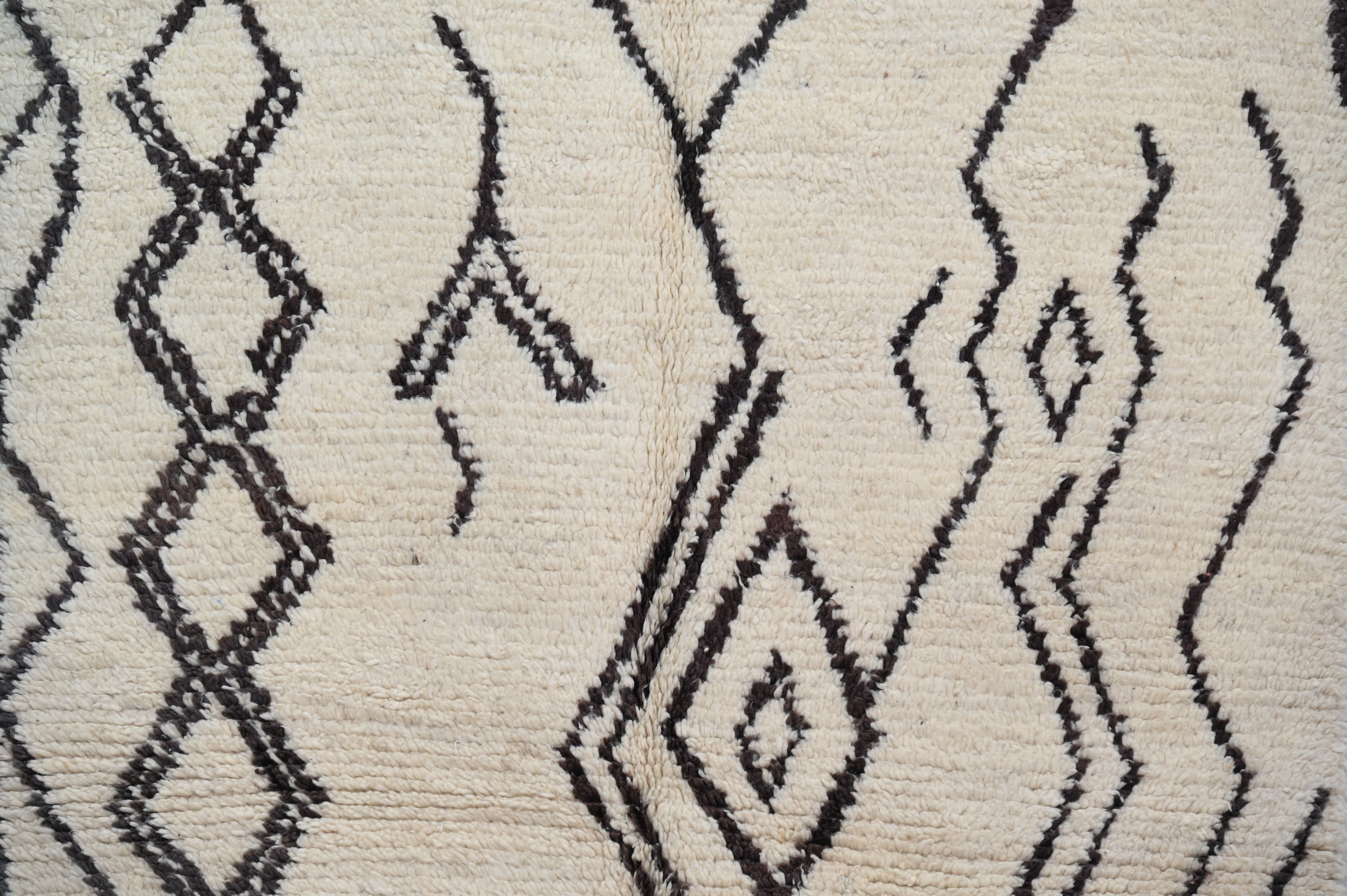 Beni Ouarain Rug, 235 x 145 cm, AZO-617 - Image 7