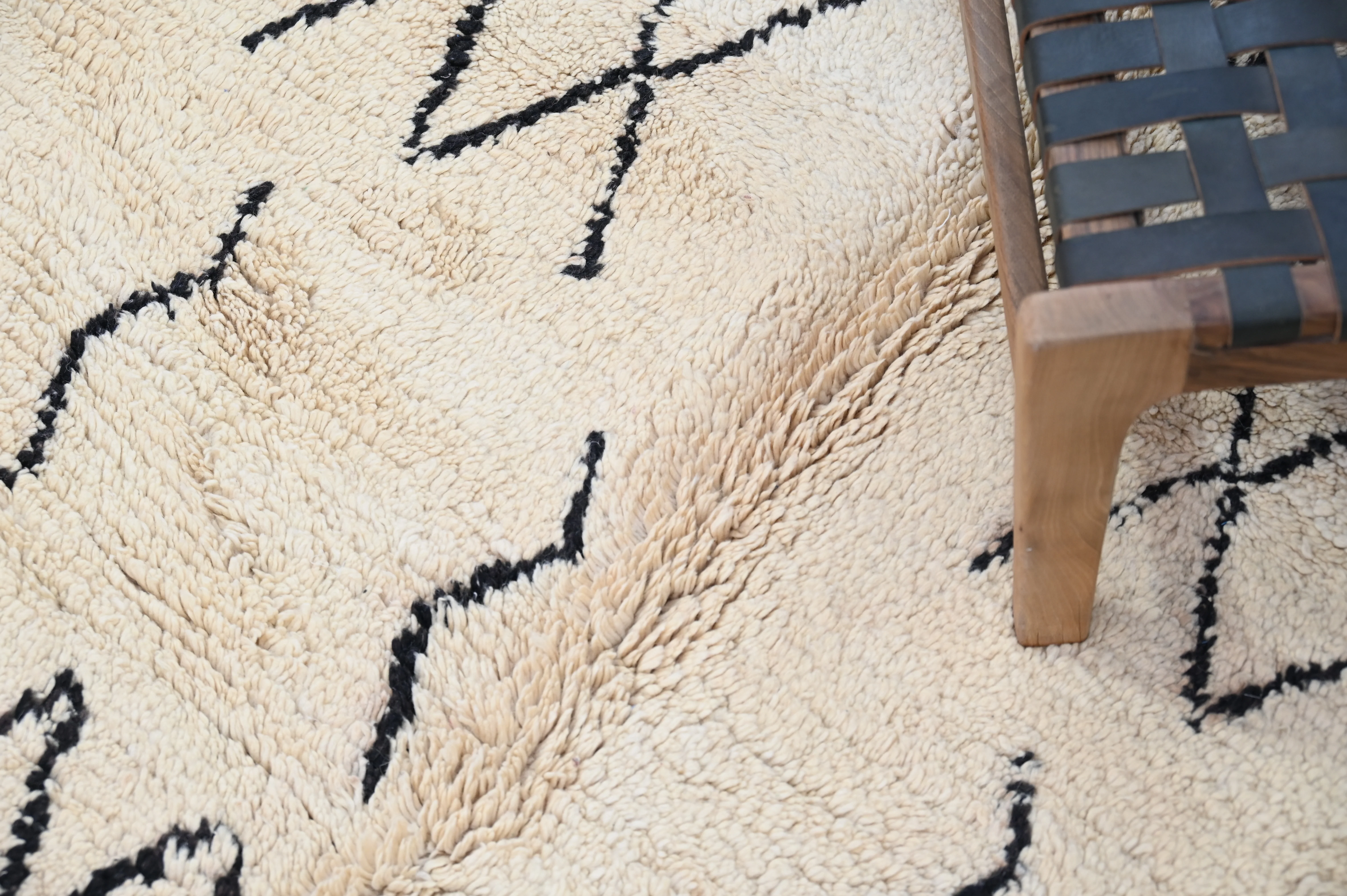 Beni Ouarain Rug, 240 x 140 cm, AZO-635 - Image 2