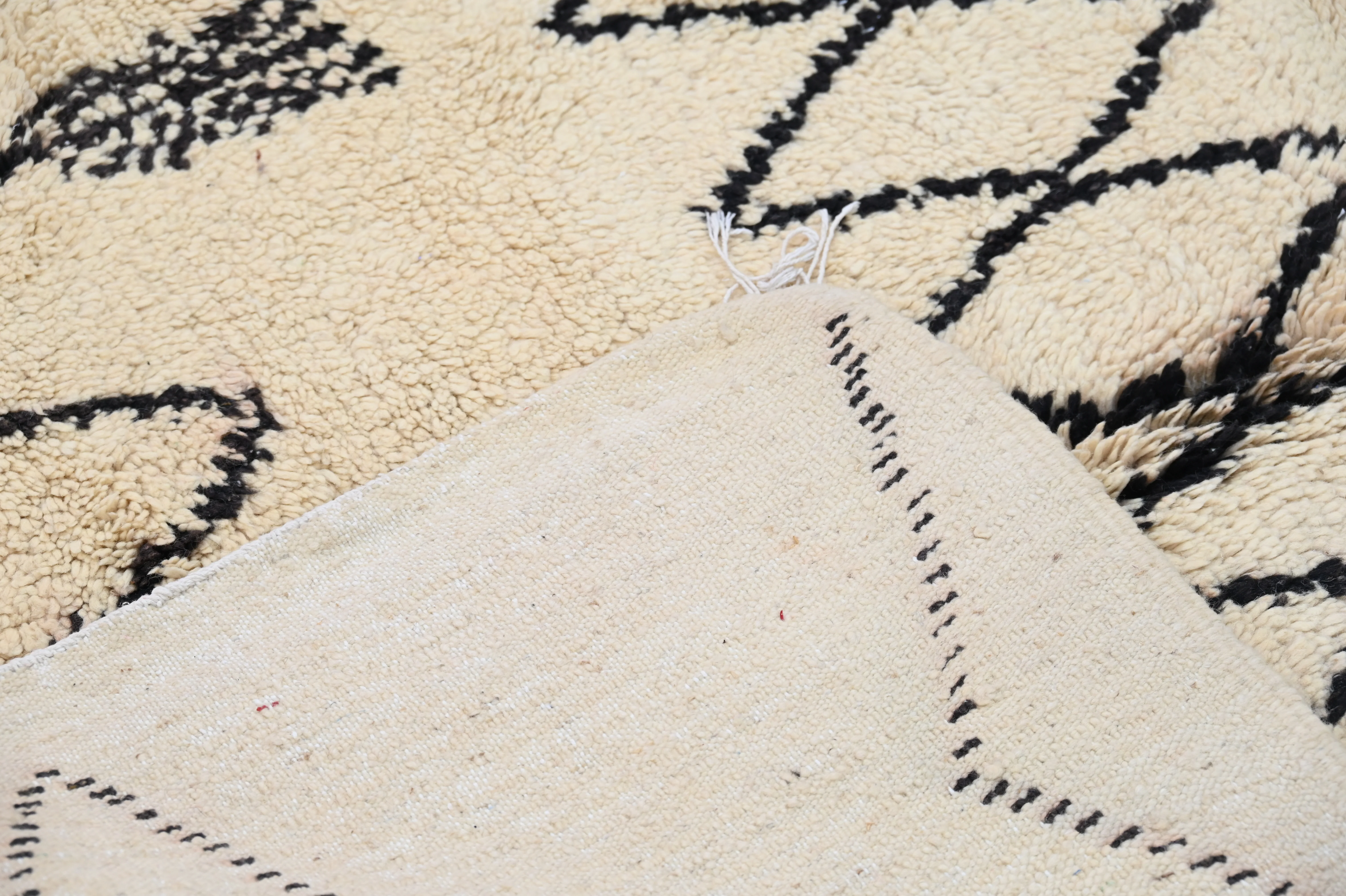 Beni Ouarain Rug, 240 x 140 cm, AZO-635 - Image 5