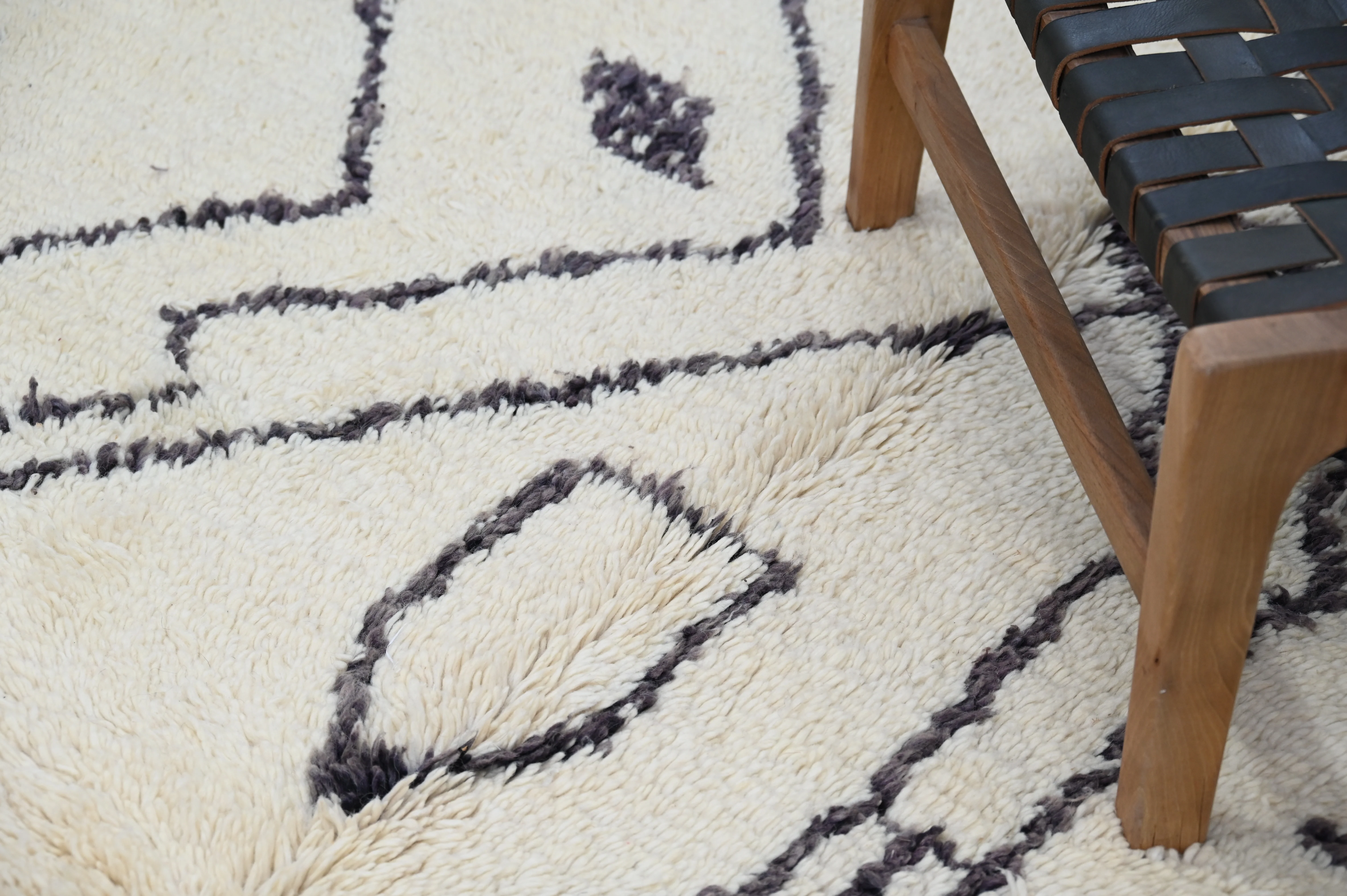 Beni Ouarain Rug, 240 x 150 cm, AZO-624 - Image 3