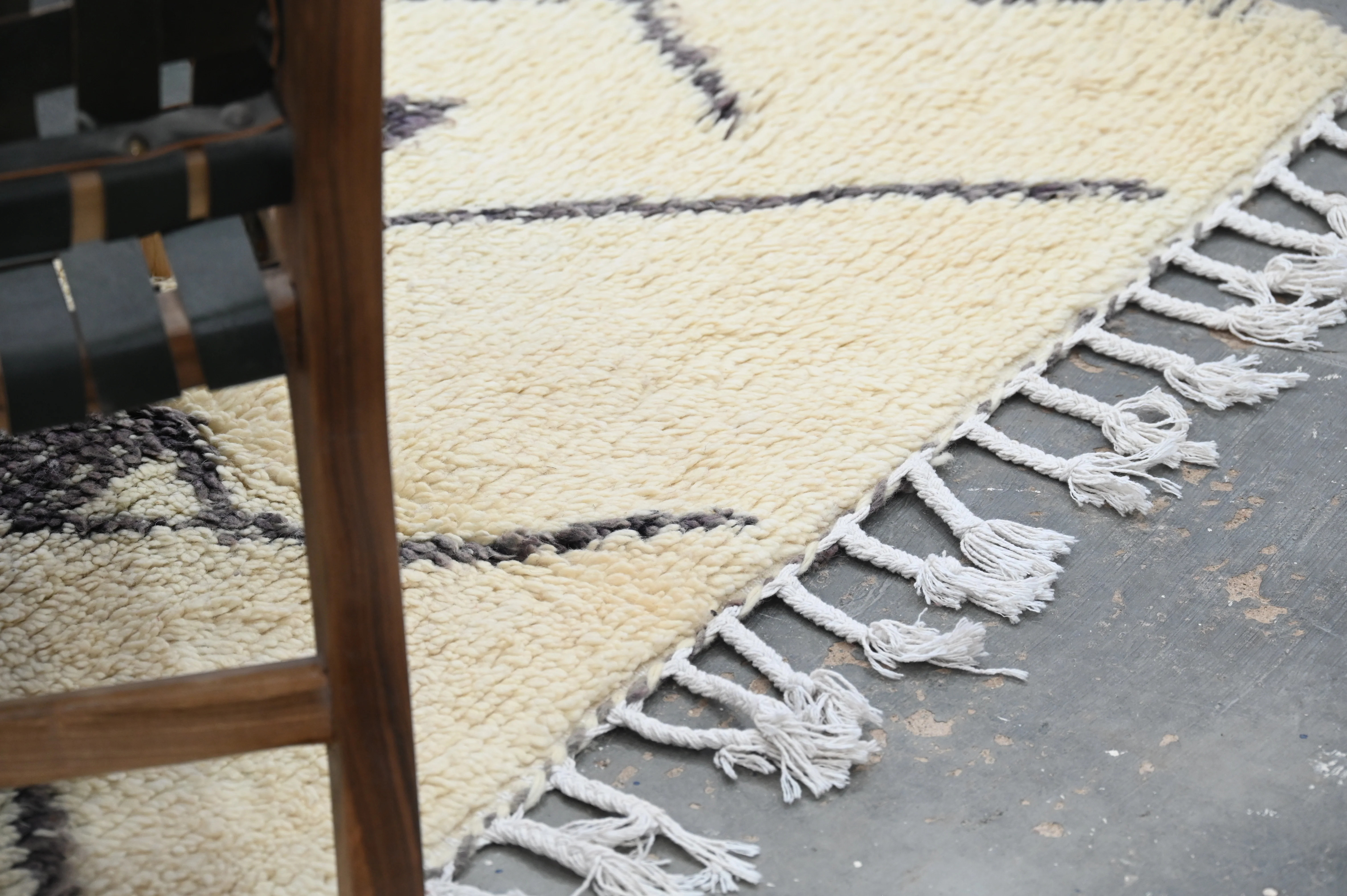 Beni Ouarain Rug, 240 x 150 cm, AZO-624 - Image 4