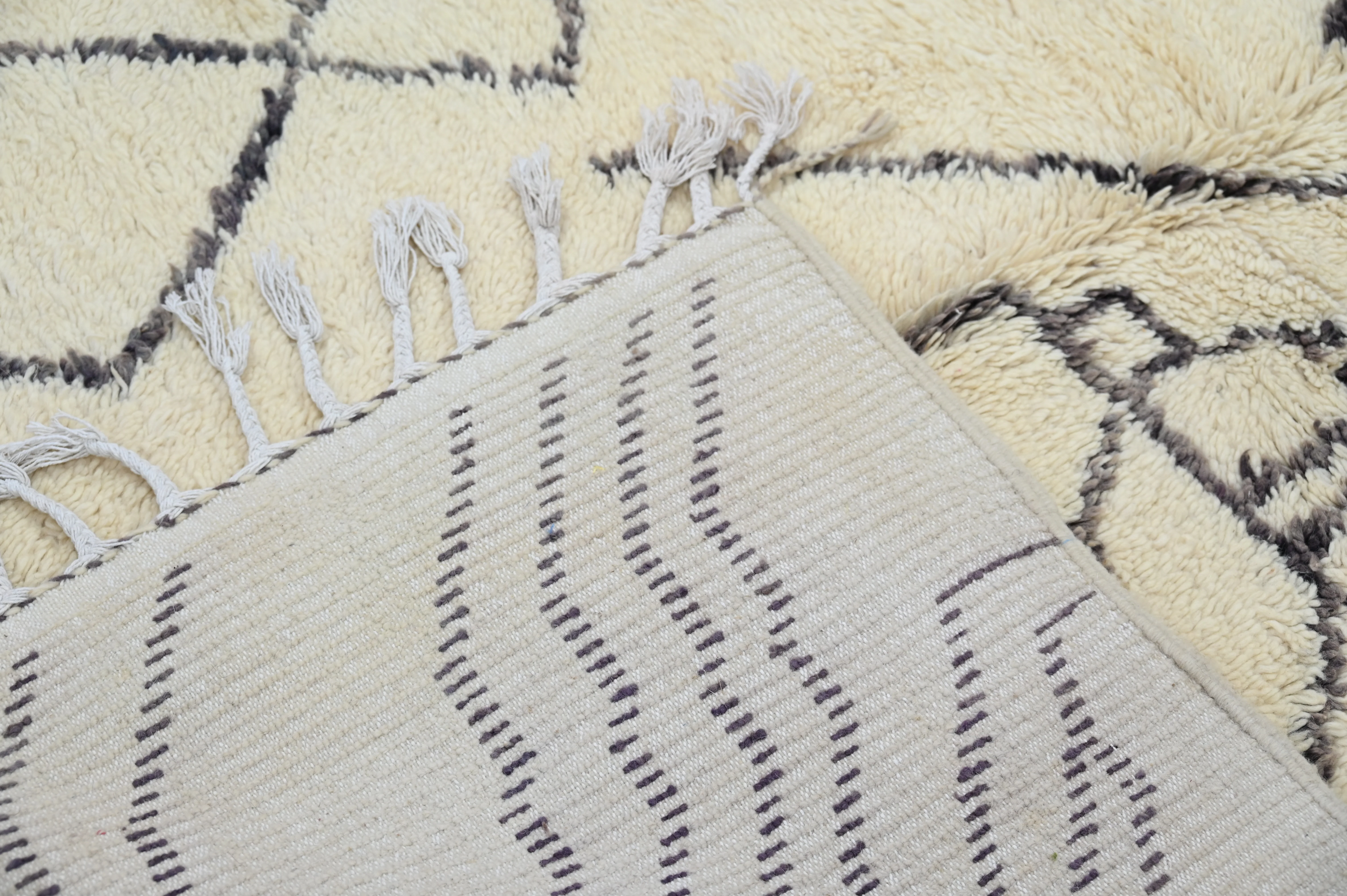 Beni Ouarain Rug, 240 x 150 cm, AZO-624 - Image 5
