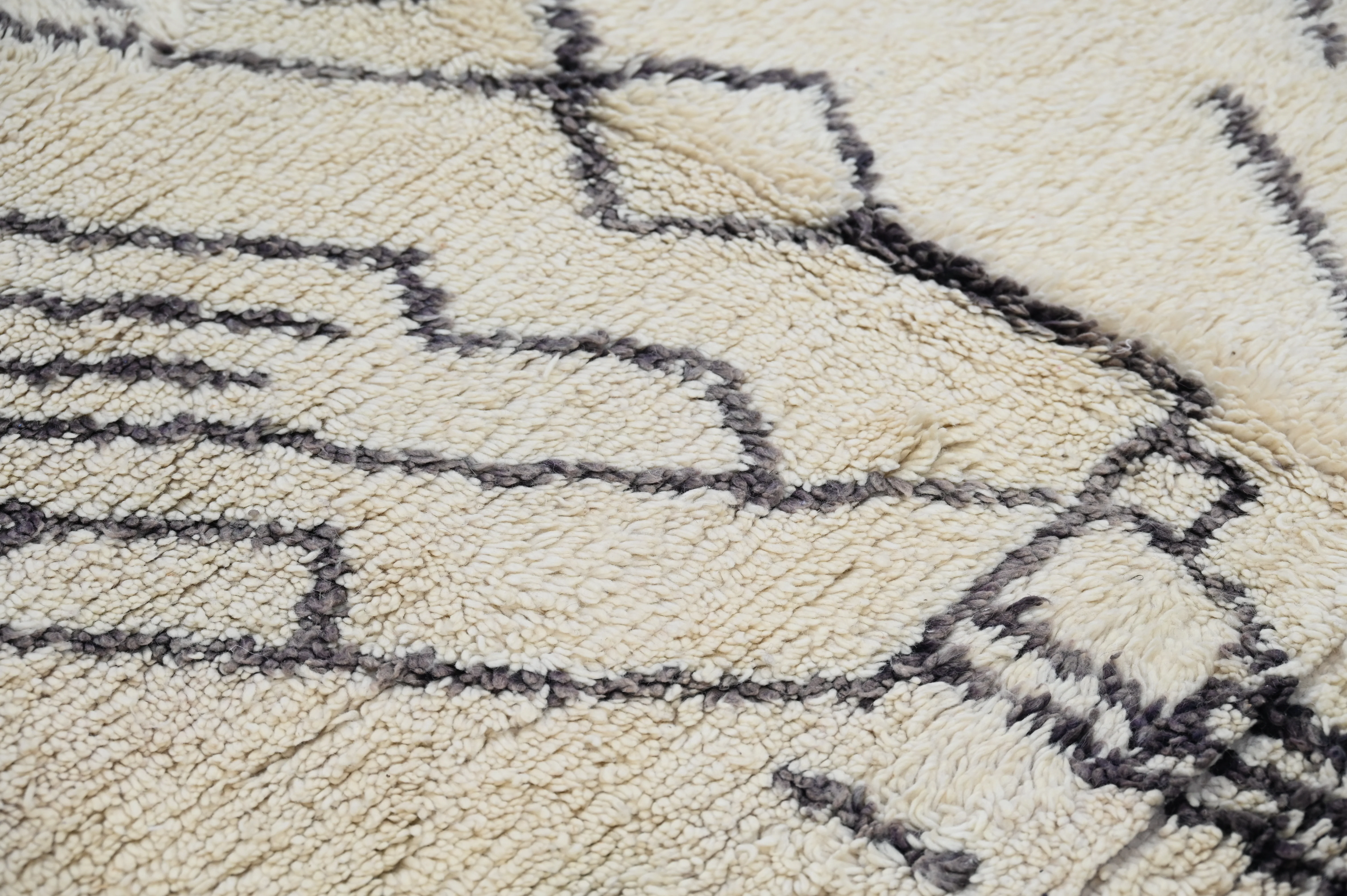 Beni Ouarain Rug, 240 x 150 cm, AZO-624 - Image 6