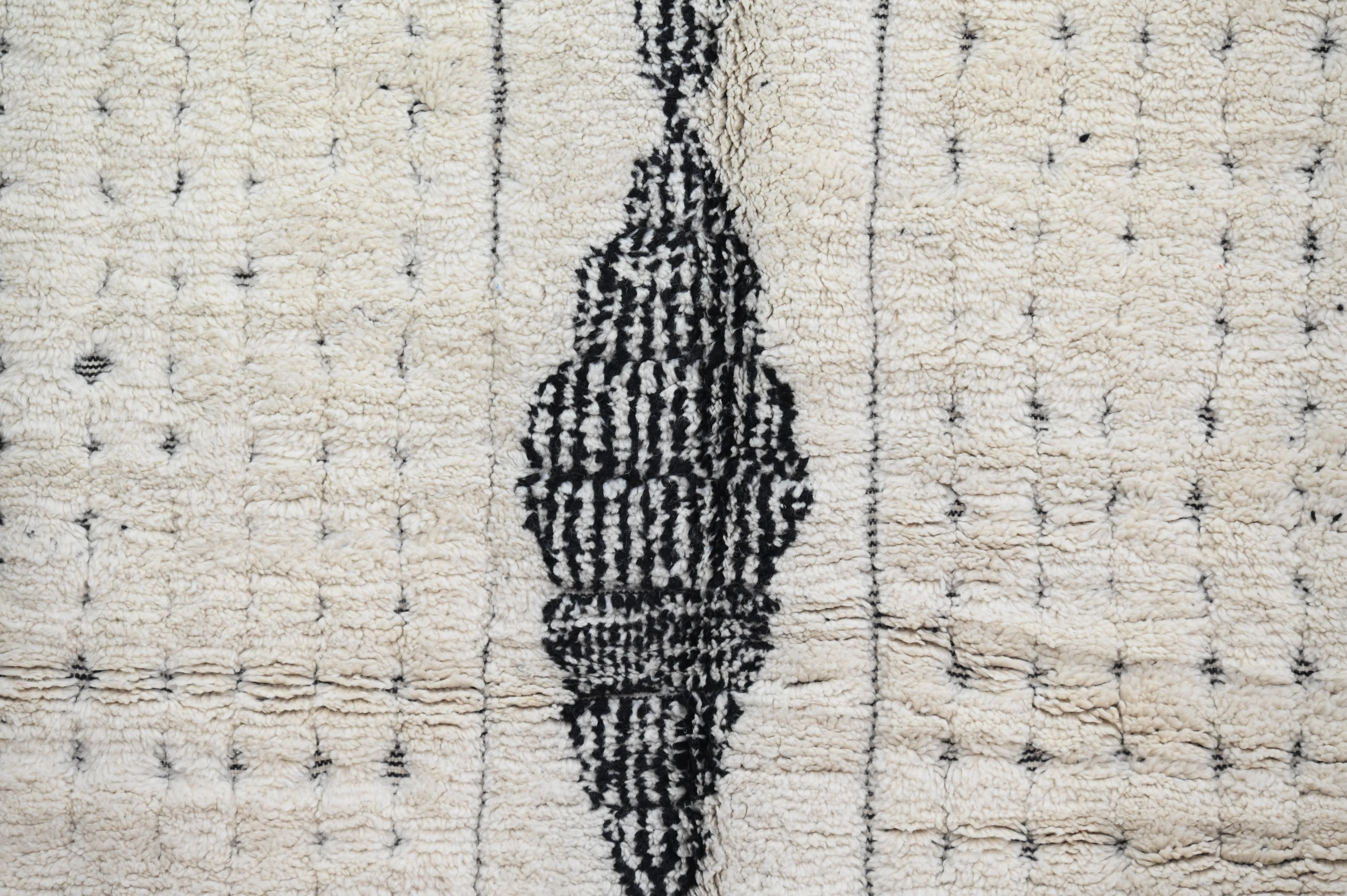 Beni Ouarain Rug, 245 x 140 cm, AZO-553 - Image 6