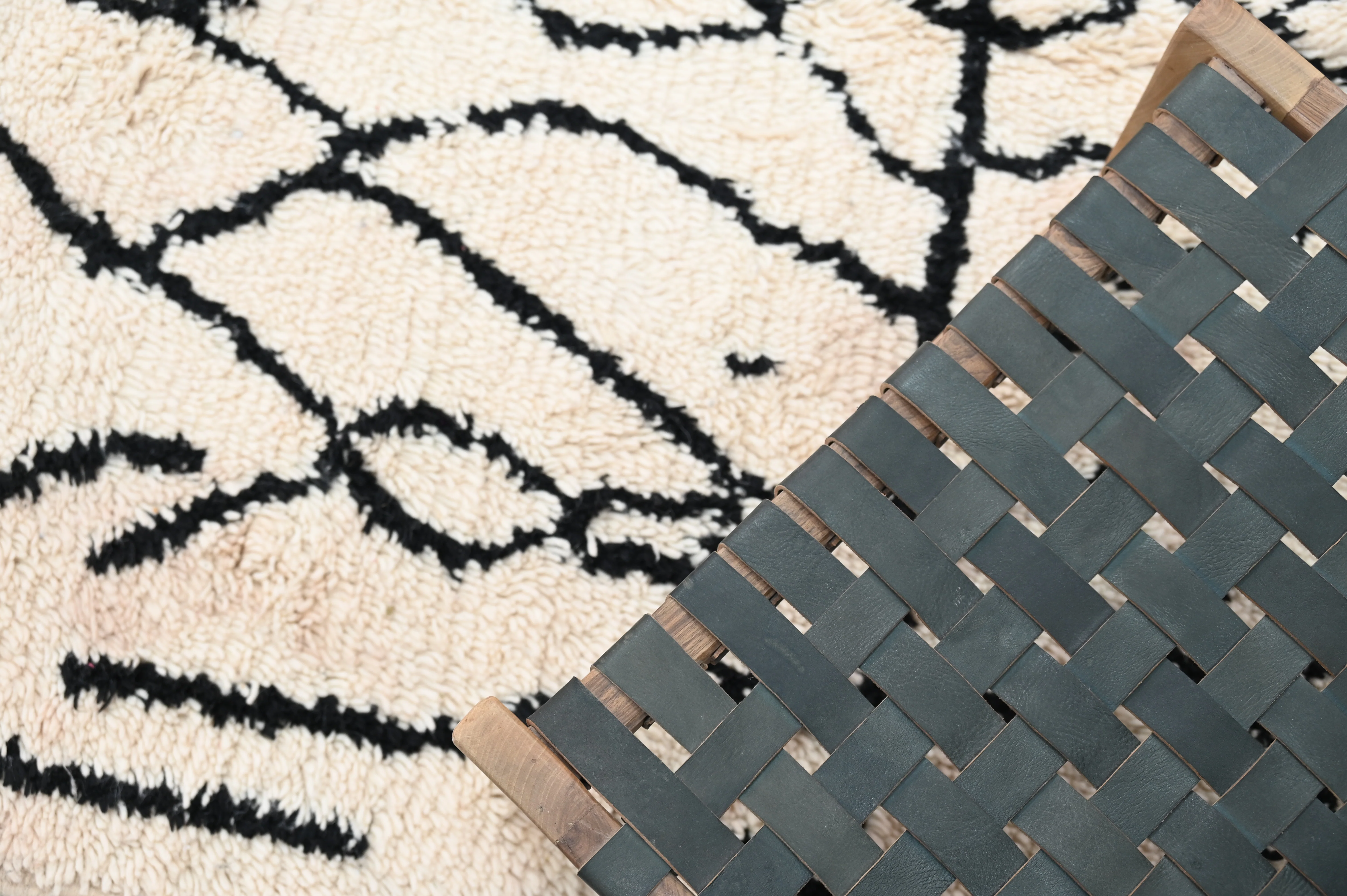 Beni Ouarain Rug, 245 x 150 cm, AZO-577 - Image 3