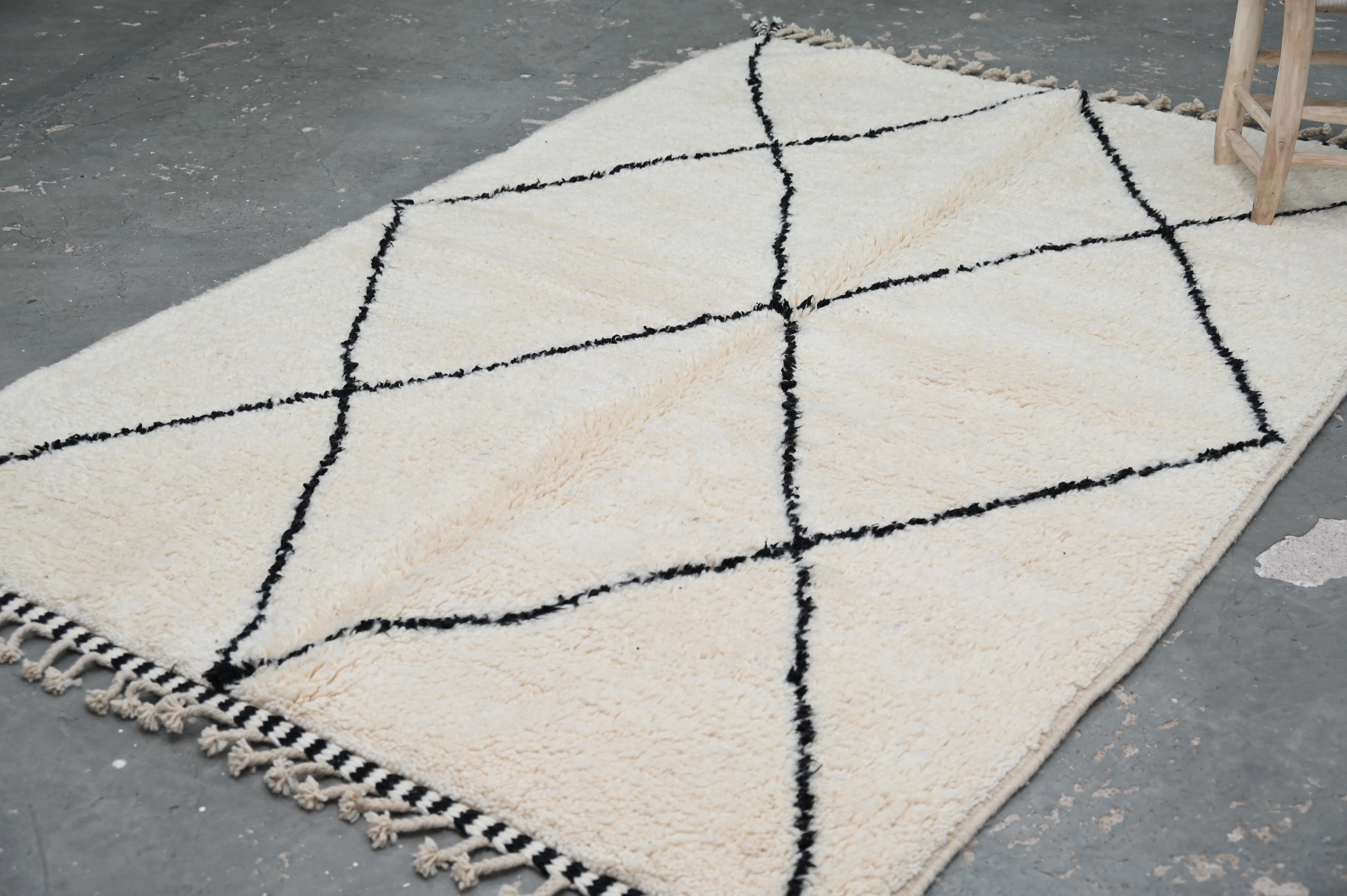 Beni Ouarain Rug, 245 x 165 cm, AZO-767 - Image 6