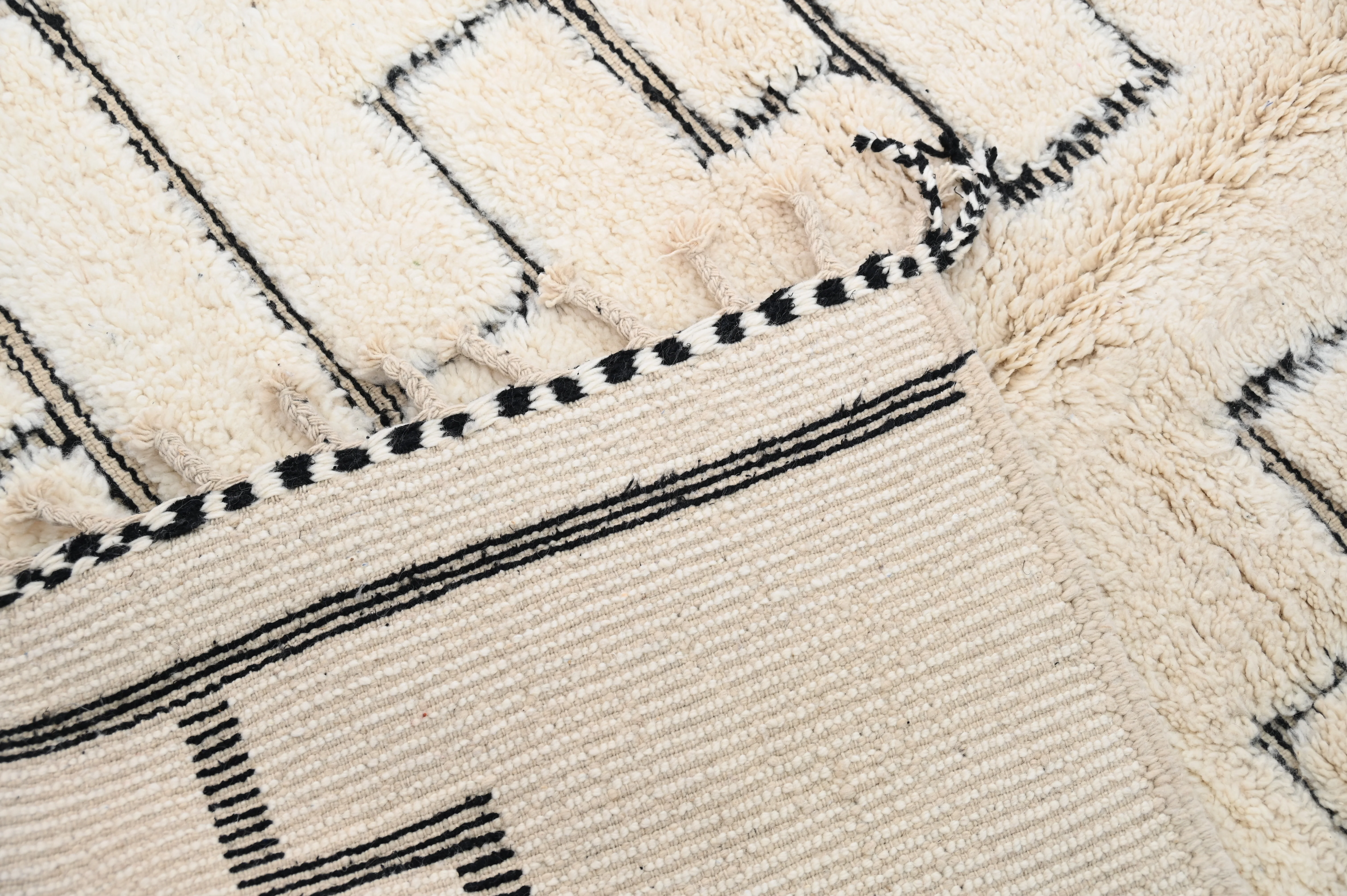 Beni Ouarain Rug, 250 x 145 cm, AZO-760 - Image 4