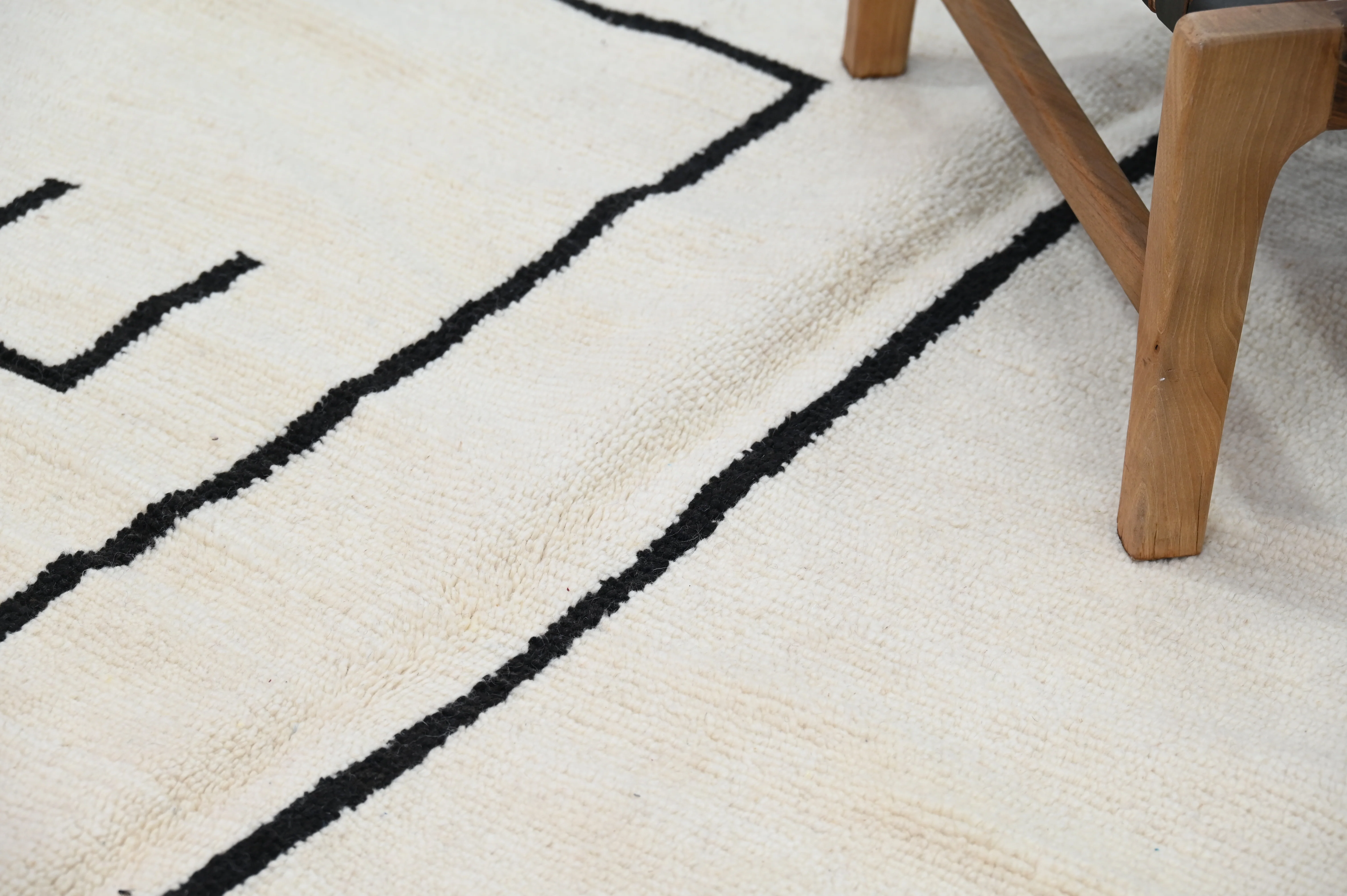 Beni Ouarain Rug, 250 x 150 cm, AZO-606 - Image 3