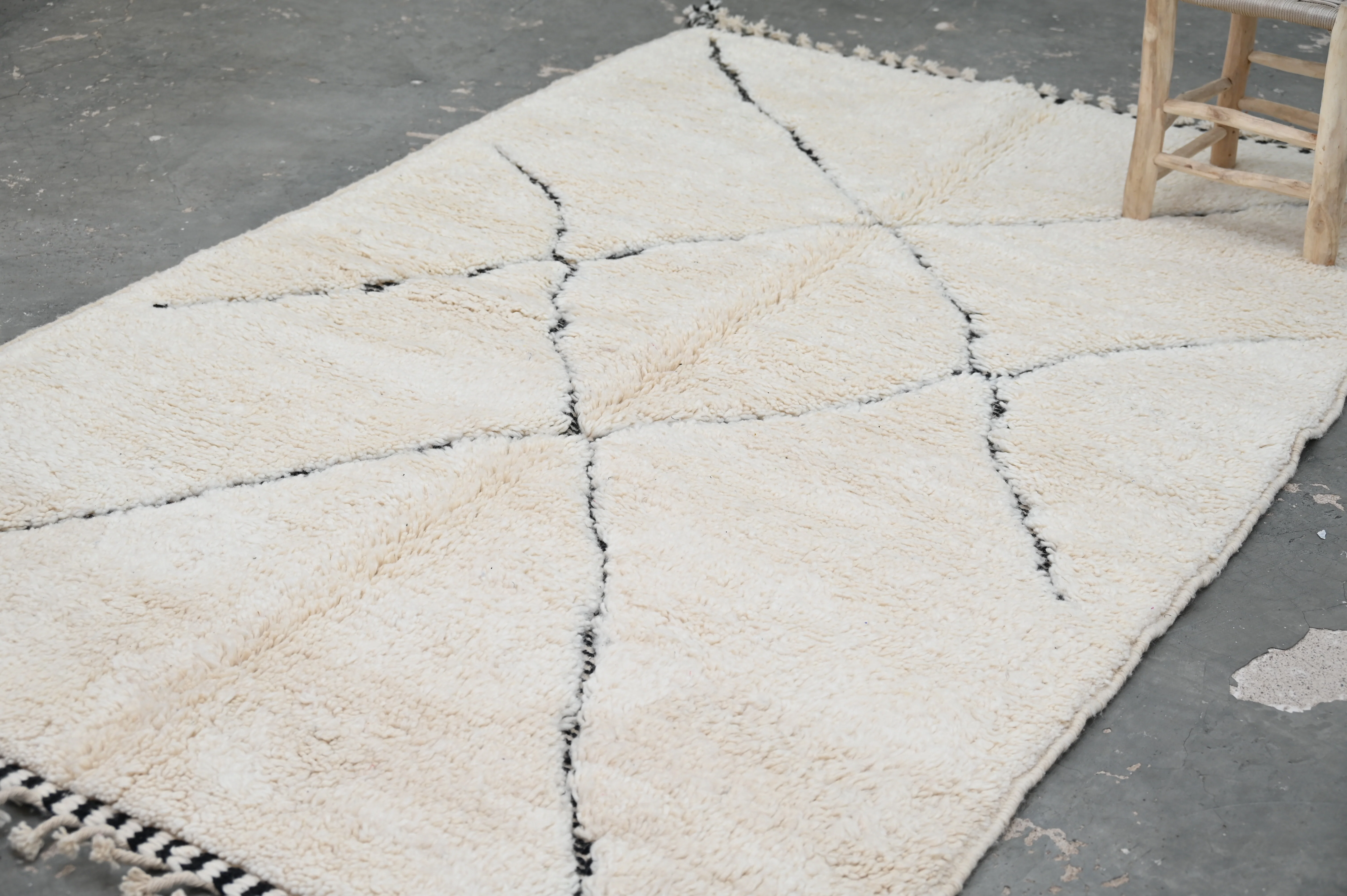 Beni Ouarain Rug, 250 x 155 cm, AZO-761 - Image 4