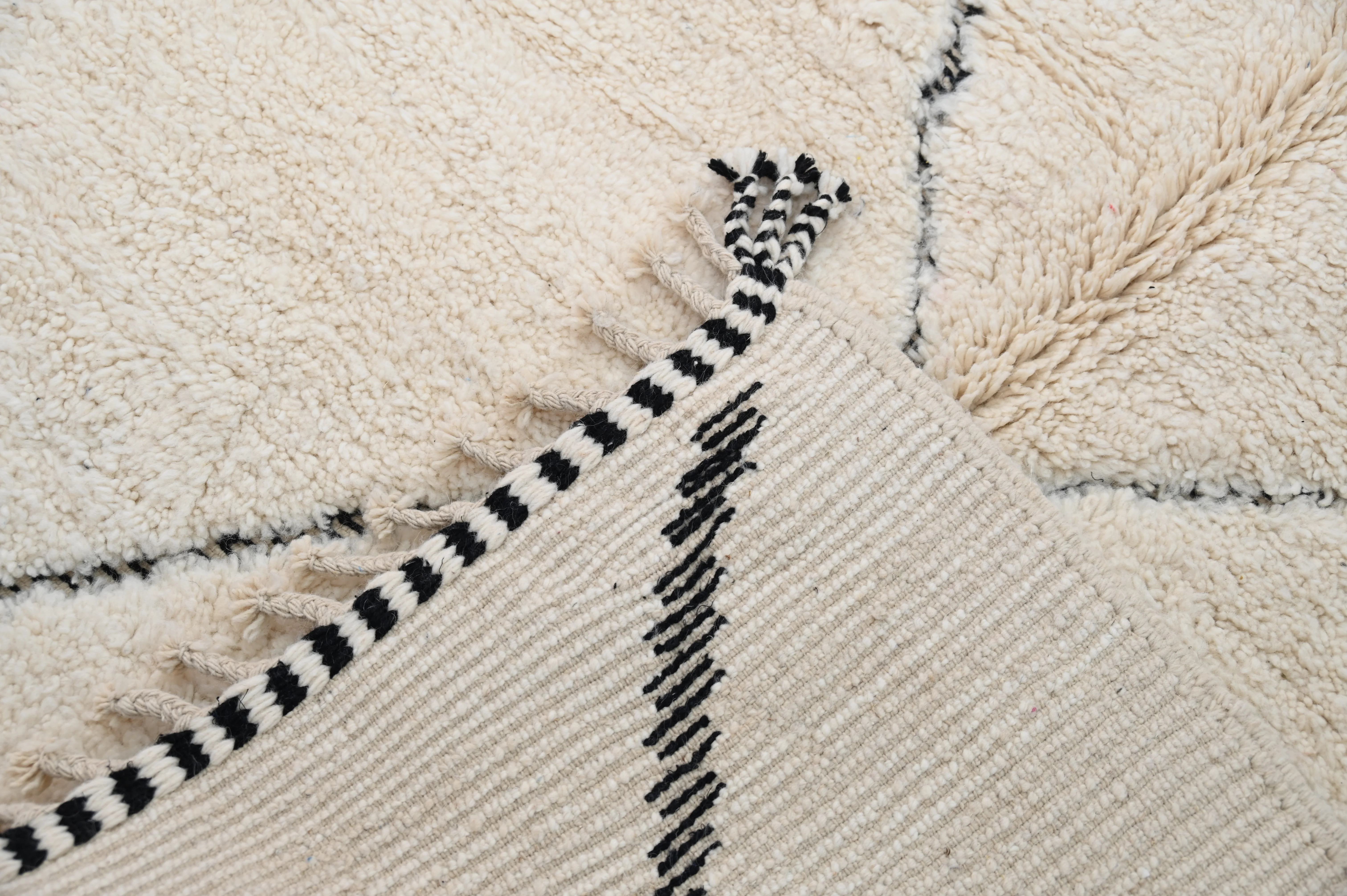 Beni Ouarain Rug, 250 x 155 cm, AZO-761 - Image 5