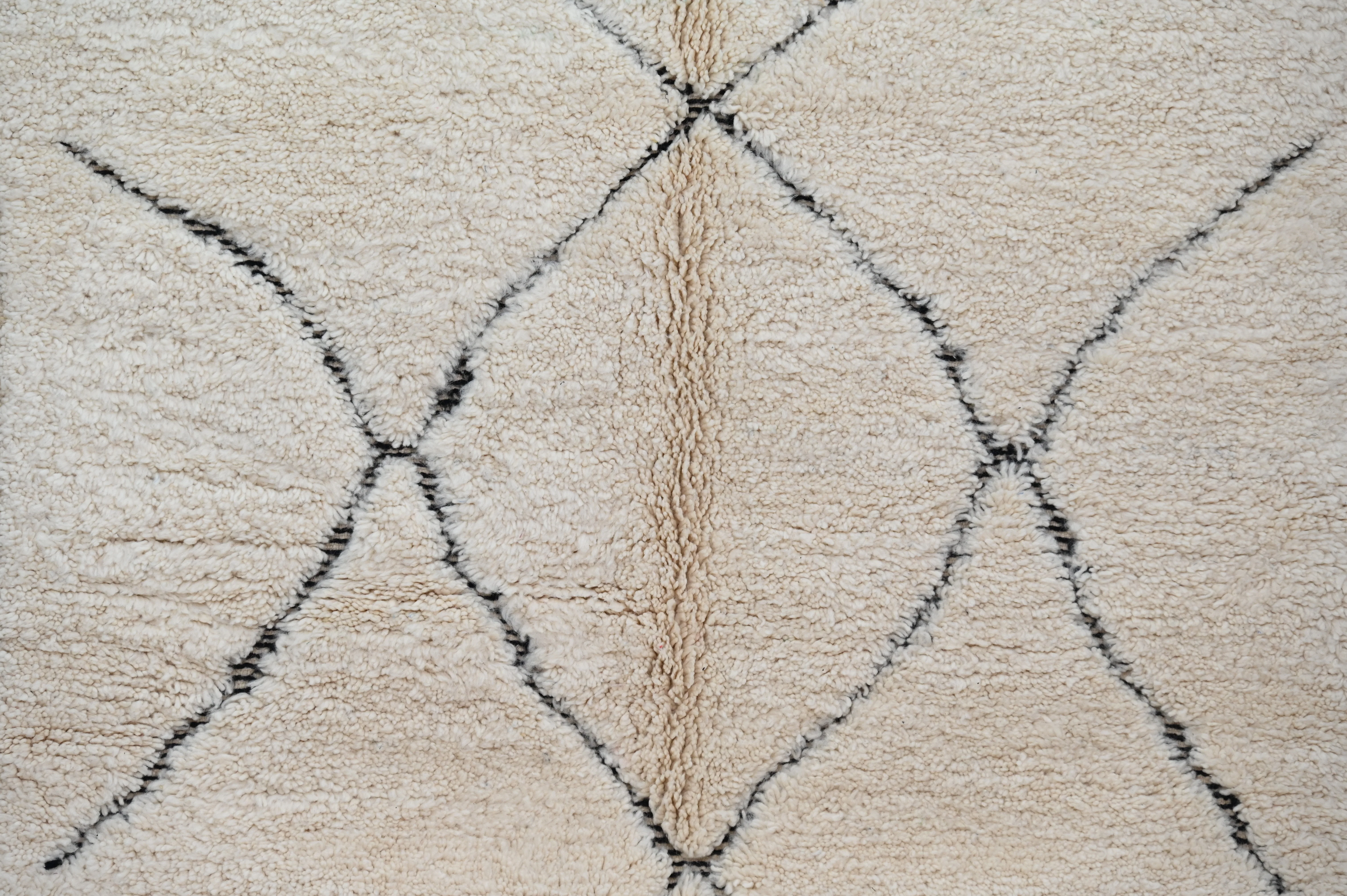 Beni Ouarain Rug, 250 x 155 cm, AZO-761 - Image 7