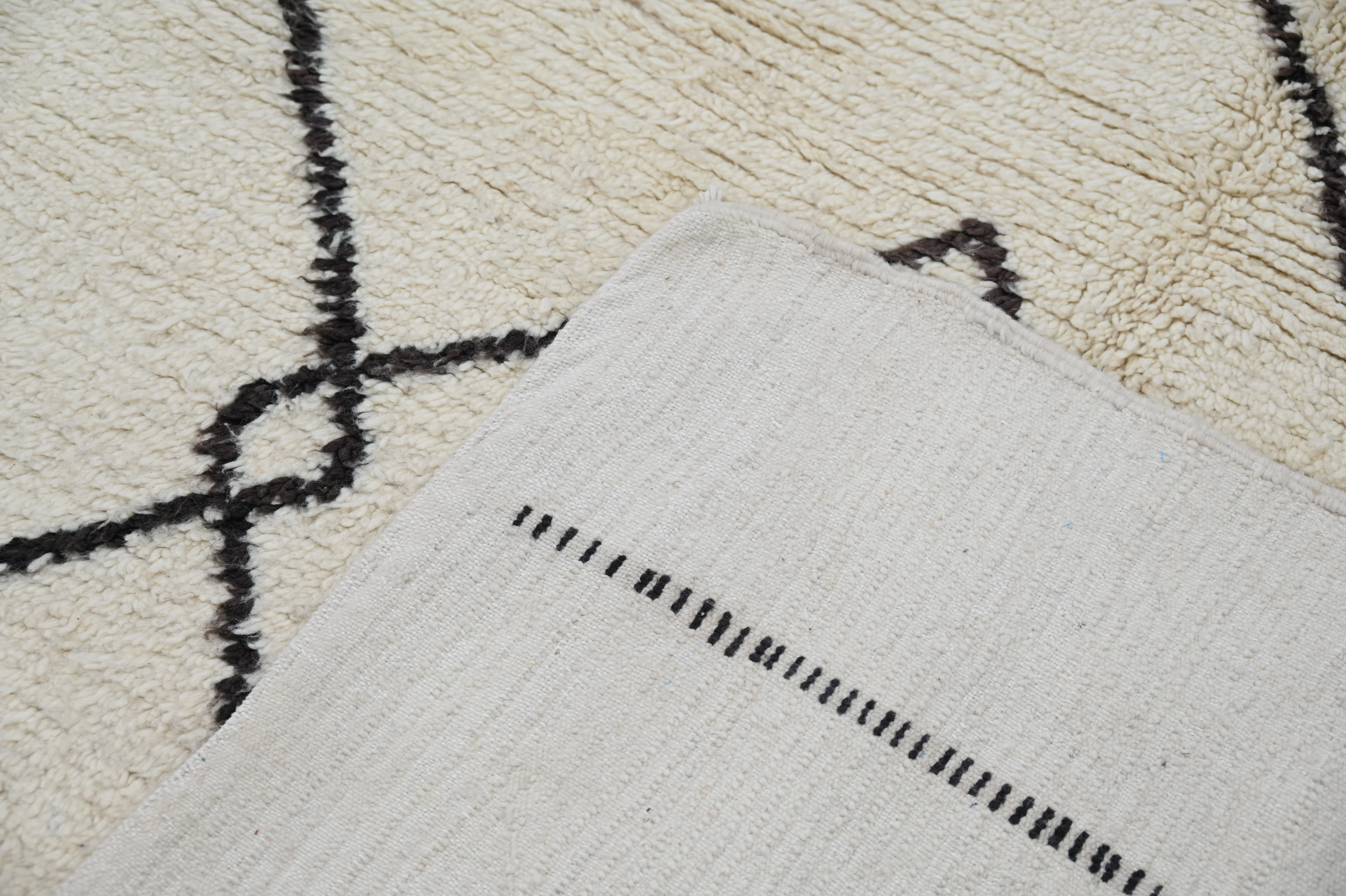 Beni Ouarain Rug, 250 x 160 cm, AZO-620 - Image 6