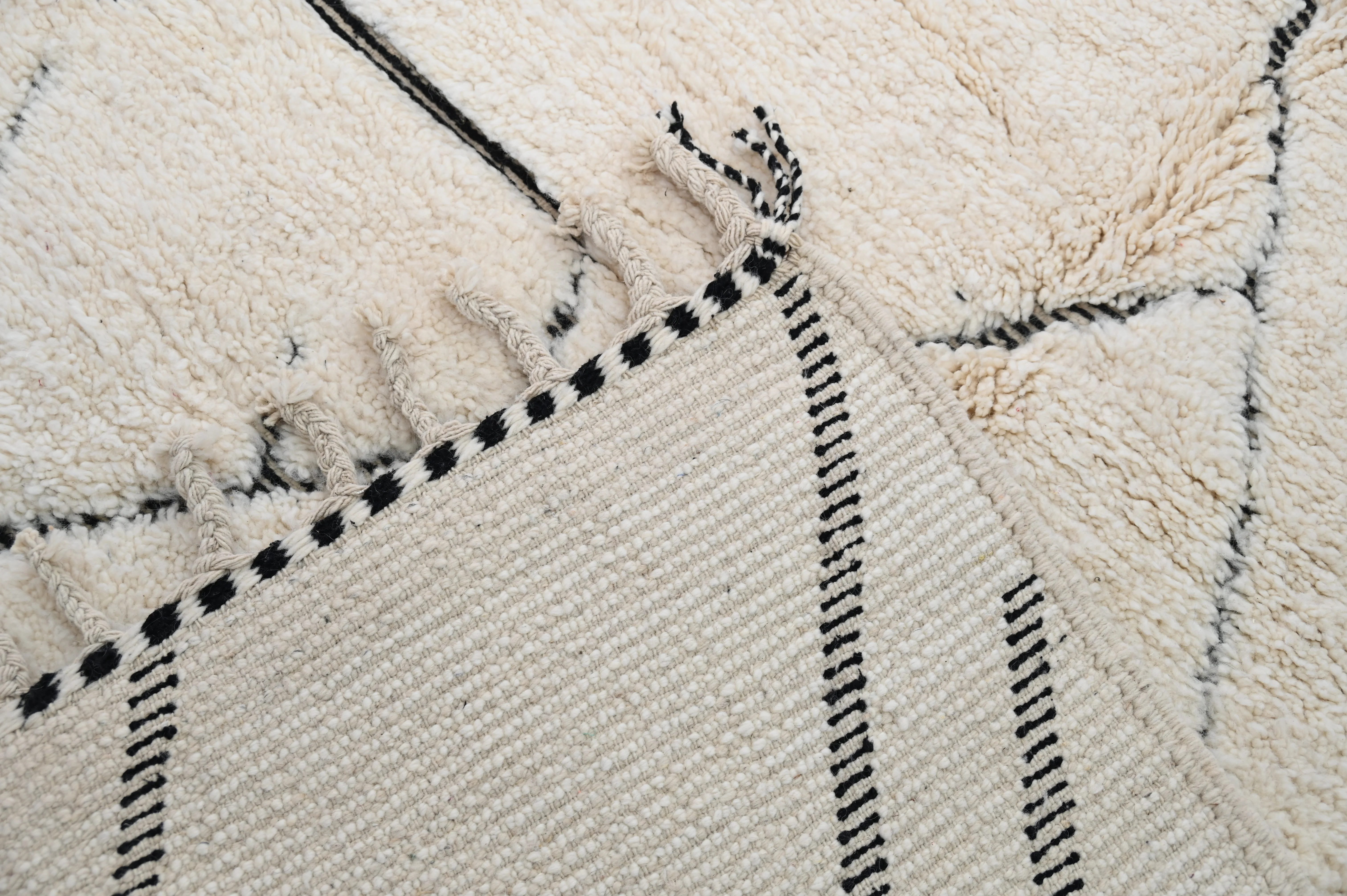 Beni Ouarain Rug, 250 x 160 cm, AZO-763 - Image 6