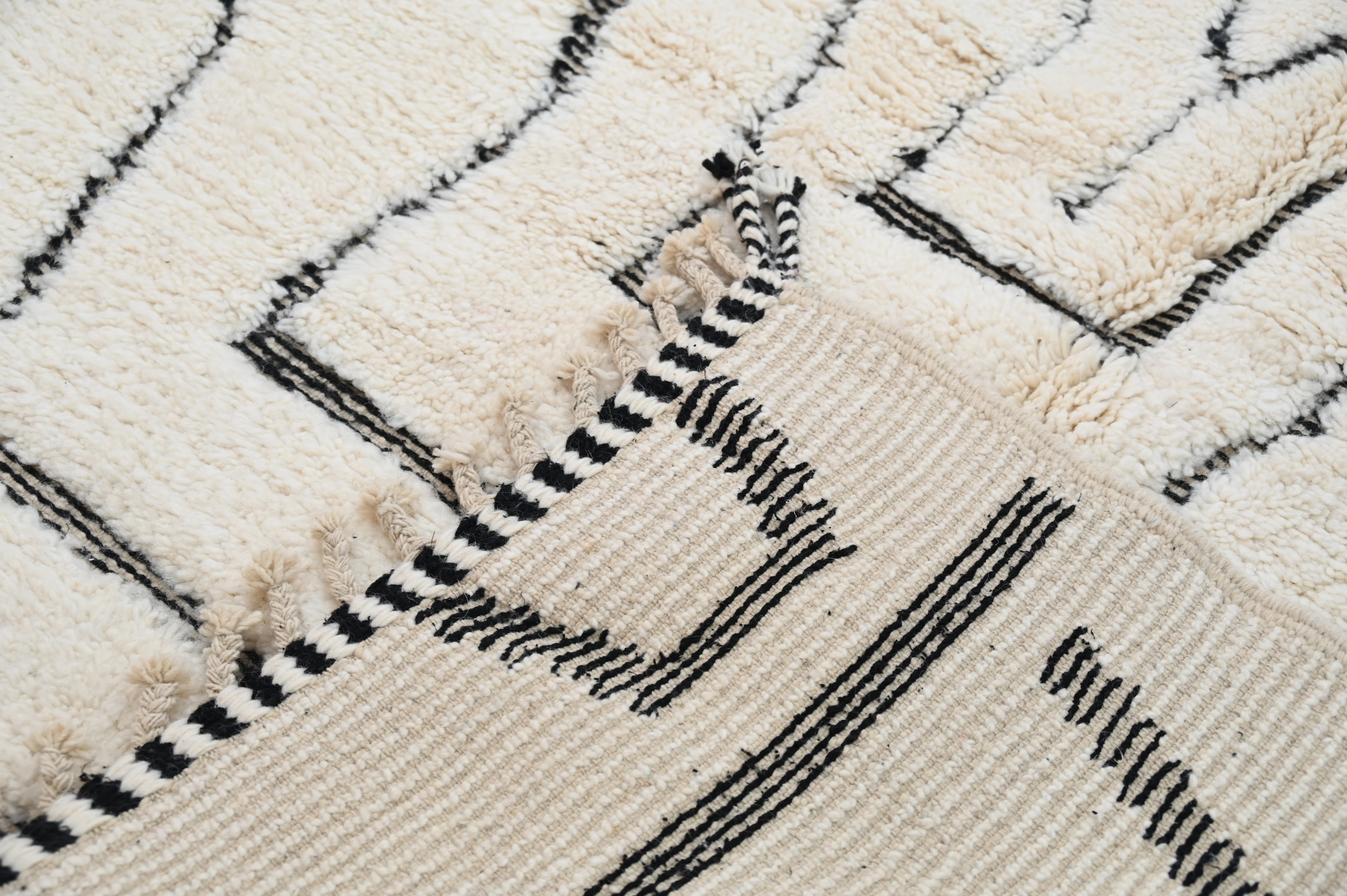 Beni Ouarain Rug, 250 x 165 cm, AZO-776 - Image 6