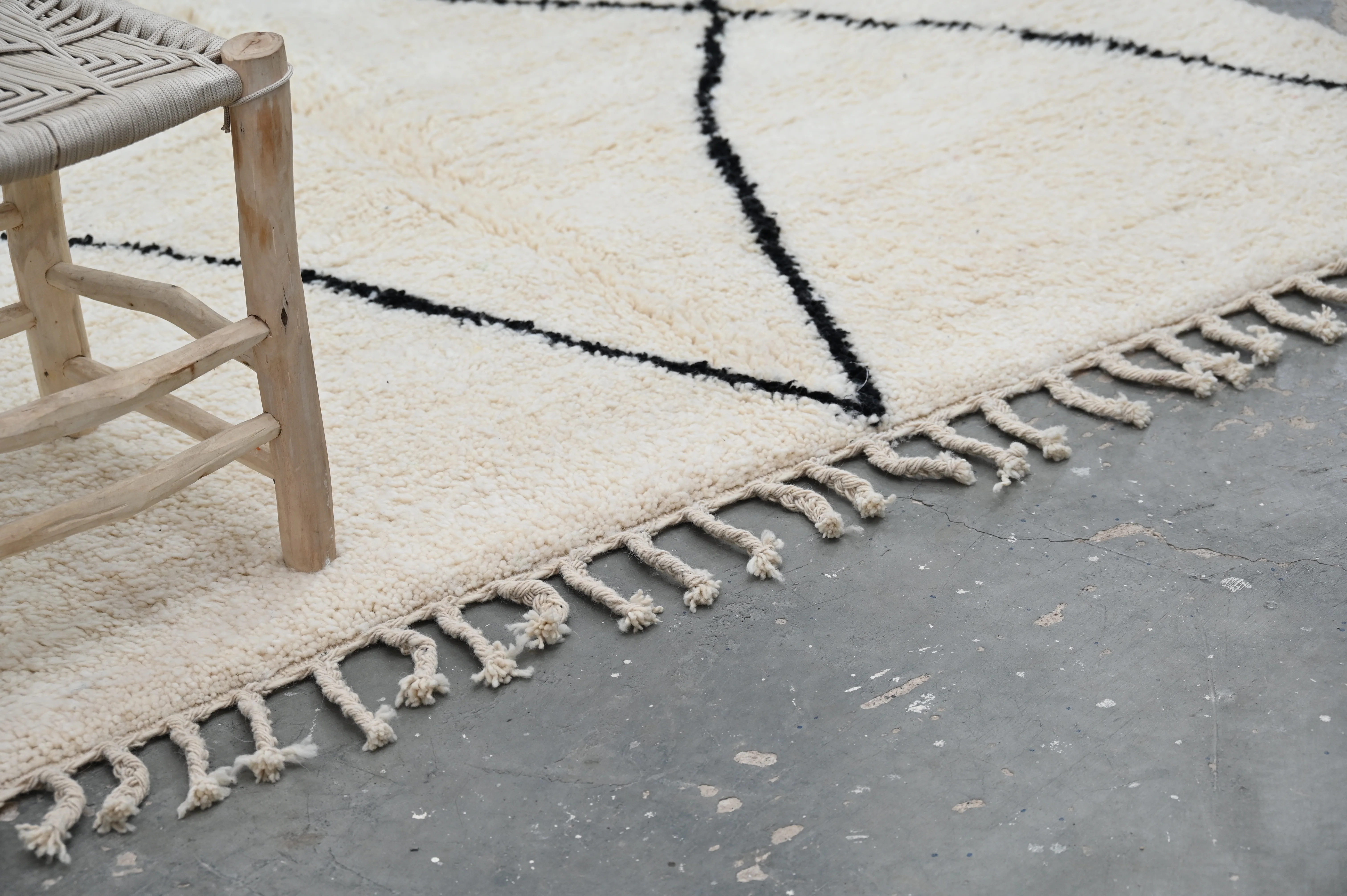 Beni Ouarain Rug, 250 x 175 cm, AZO-764 - Image 3