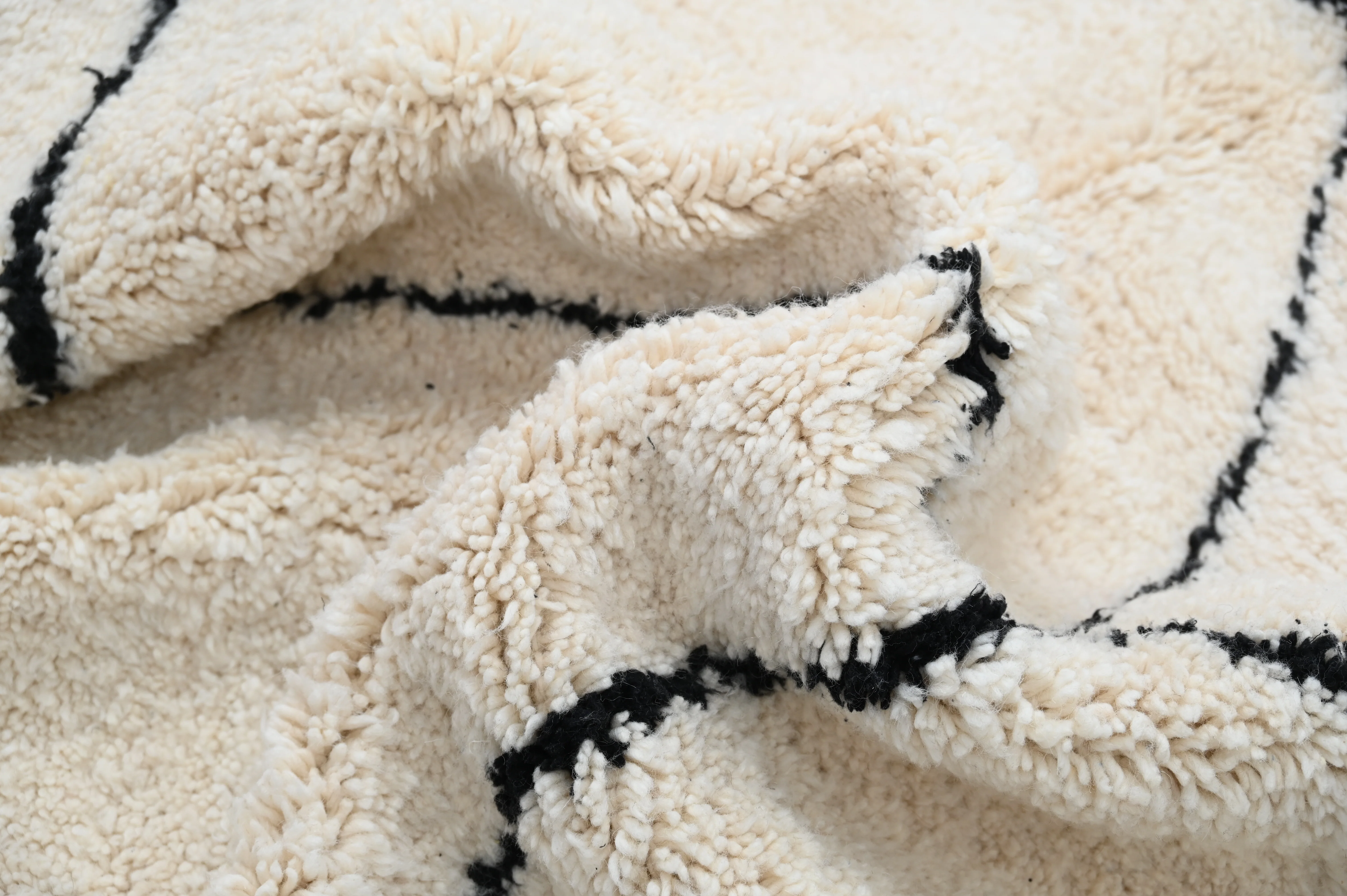 Beni Ouarain Rug, 250 x 175 cm, AZO-764 - Image 5