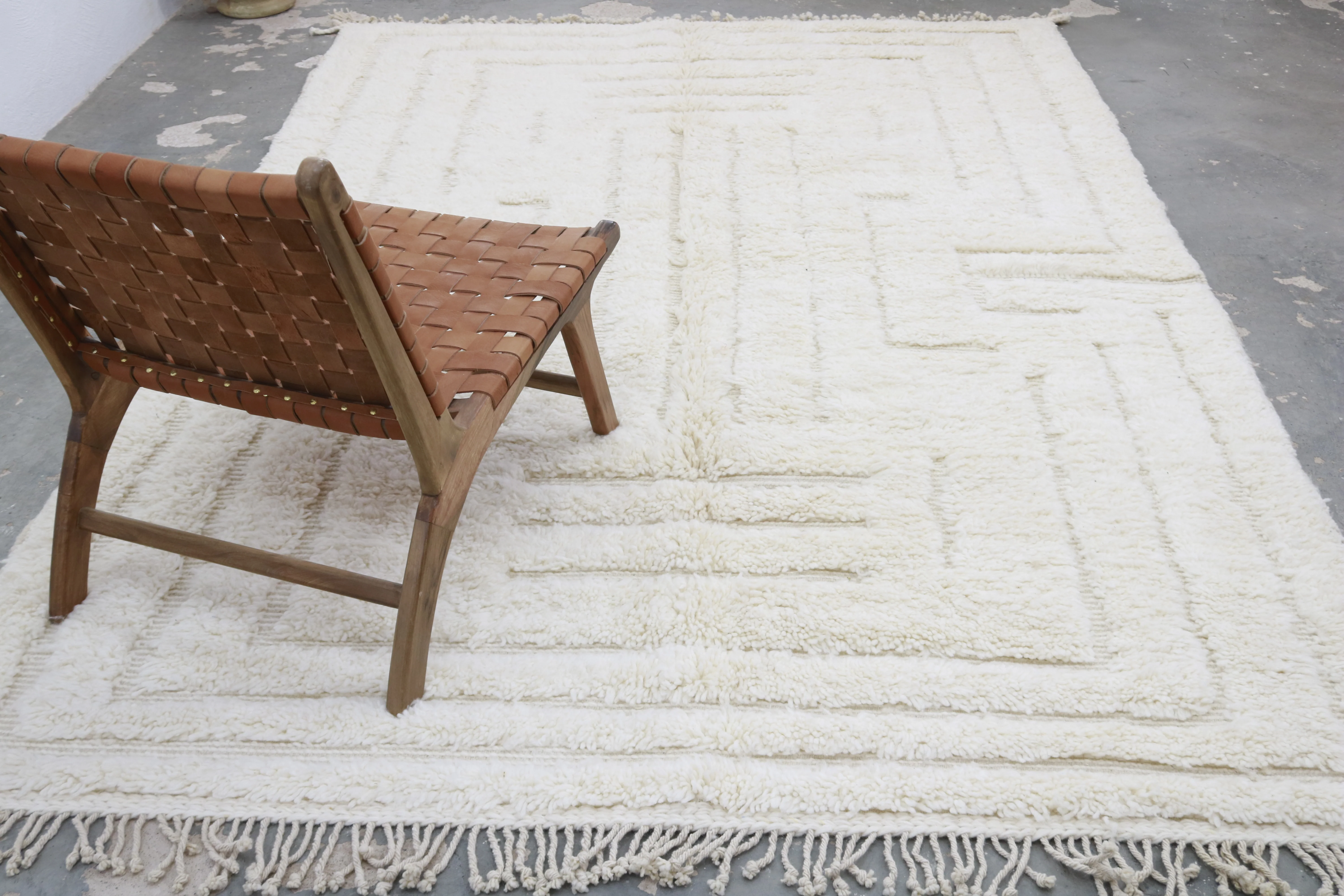 Beni Ouarain Rug 300×205 cm – Minimal Ivory Moroccan Wool Rug with Architectural Pattern, GO-964 - Image 3