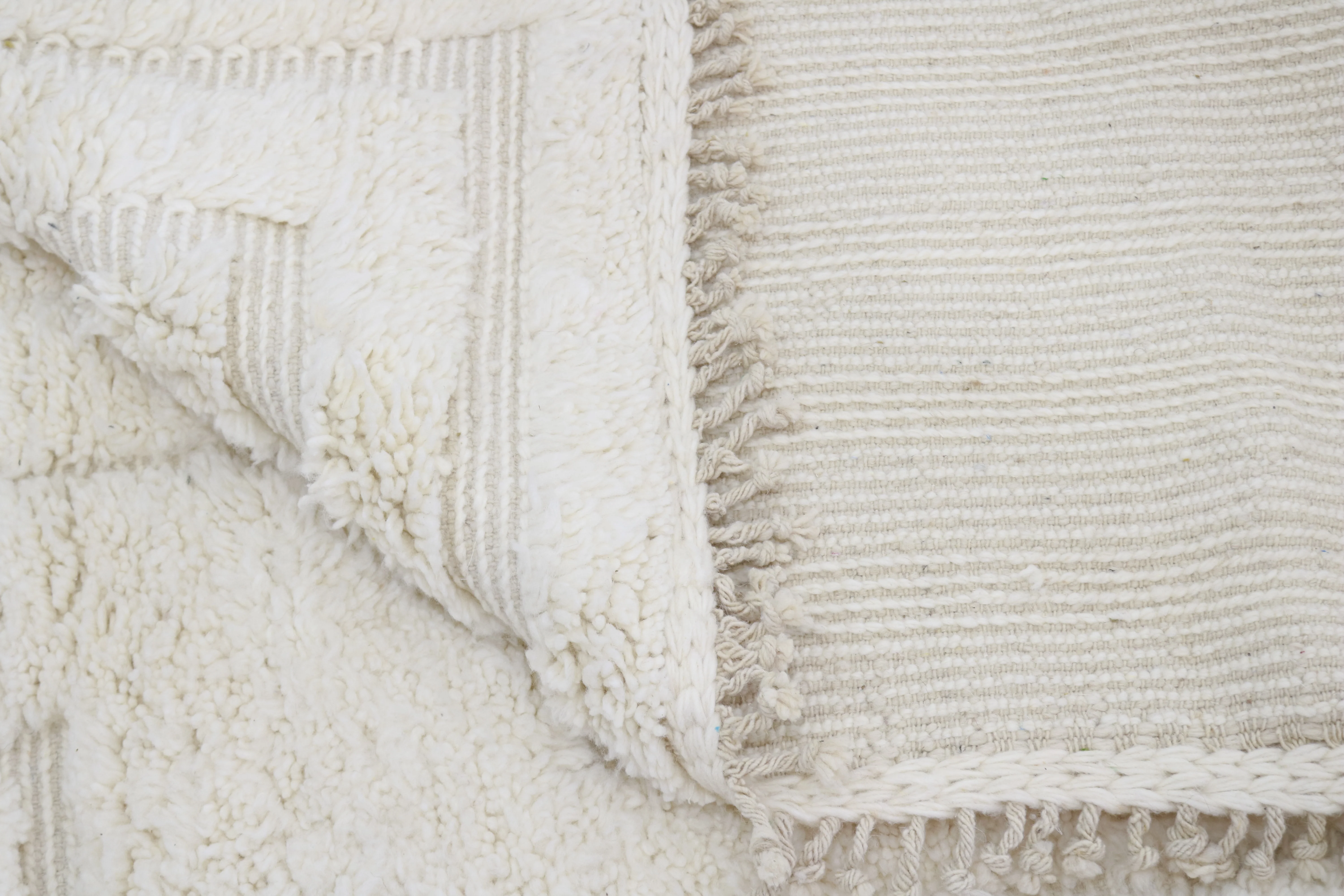 Beni Ouarain Rug 300×205 cm – Minimal Ivory Moroccan Wool Rug with Architectural Pattern, GO-964 - Image 5