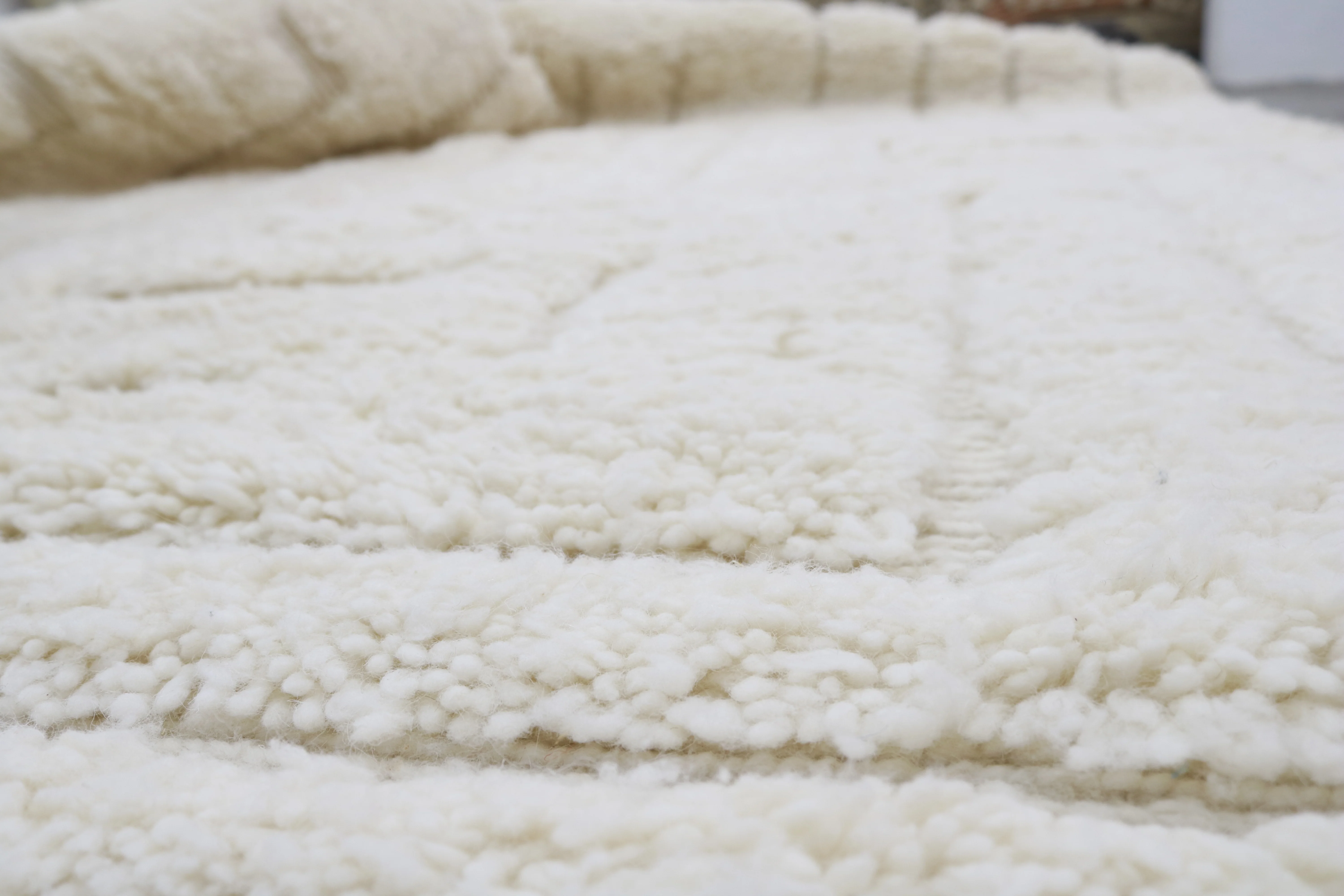 Beni Ouarain Rug 300×205 cm – Minimal Ivory Moroccan Wool Rug with Architectural Pattern, GO-964 - Image 7