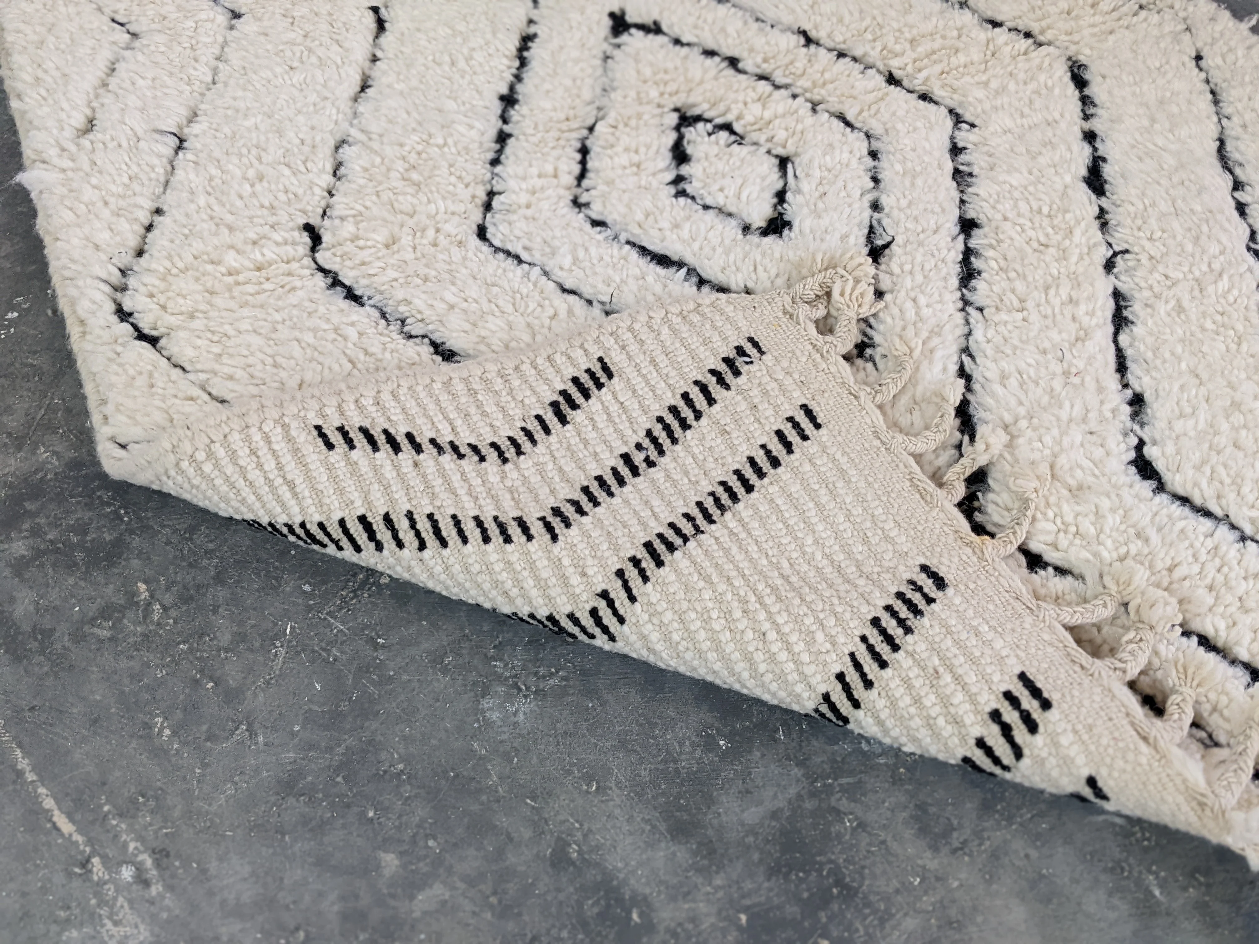 Beni Ouarain Rug – Pre-Order #P175 - Image 4