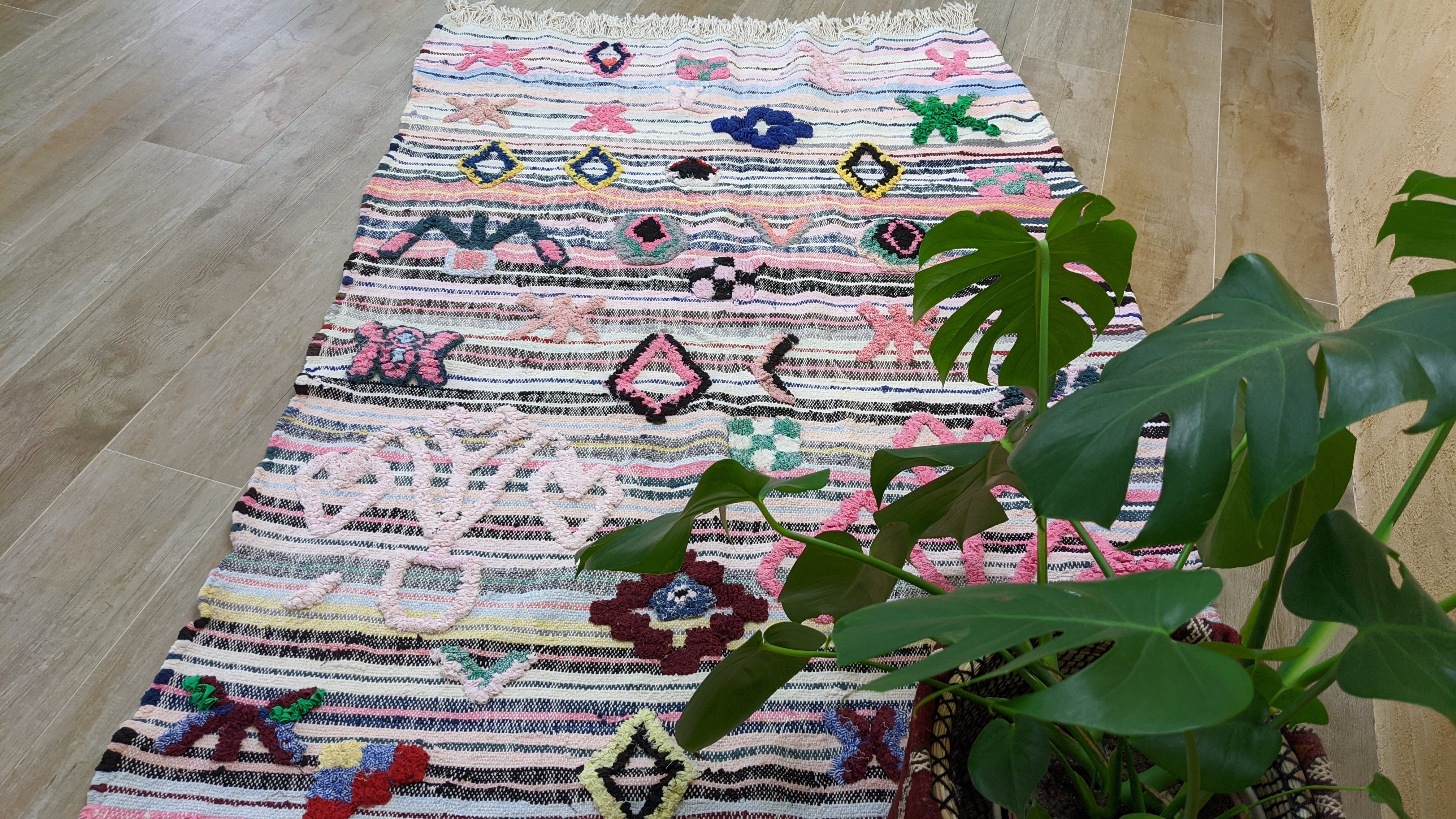 Boucherouite Rug, 200 x 118 cm || 6.56 x 3.87 feet - Image 4