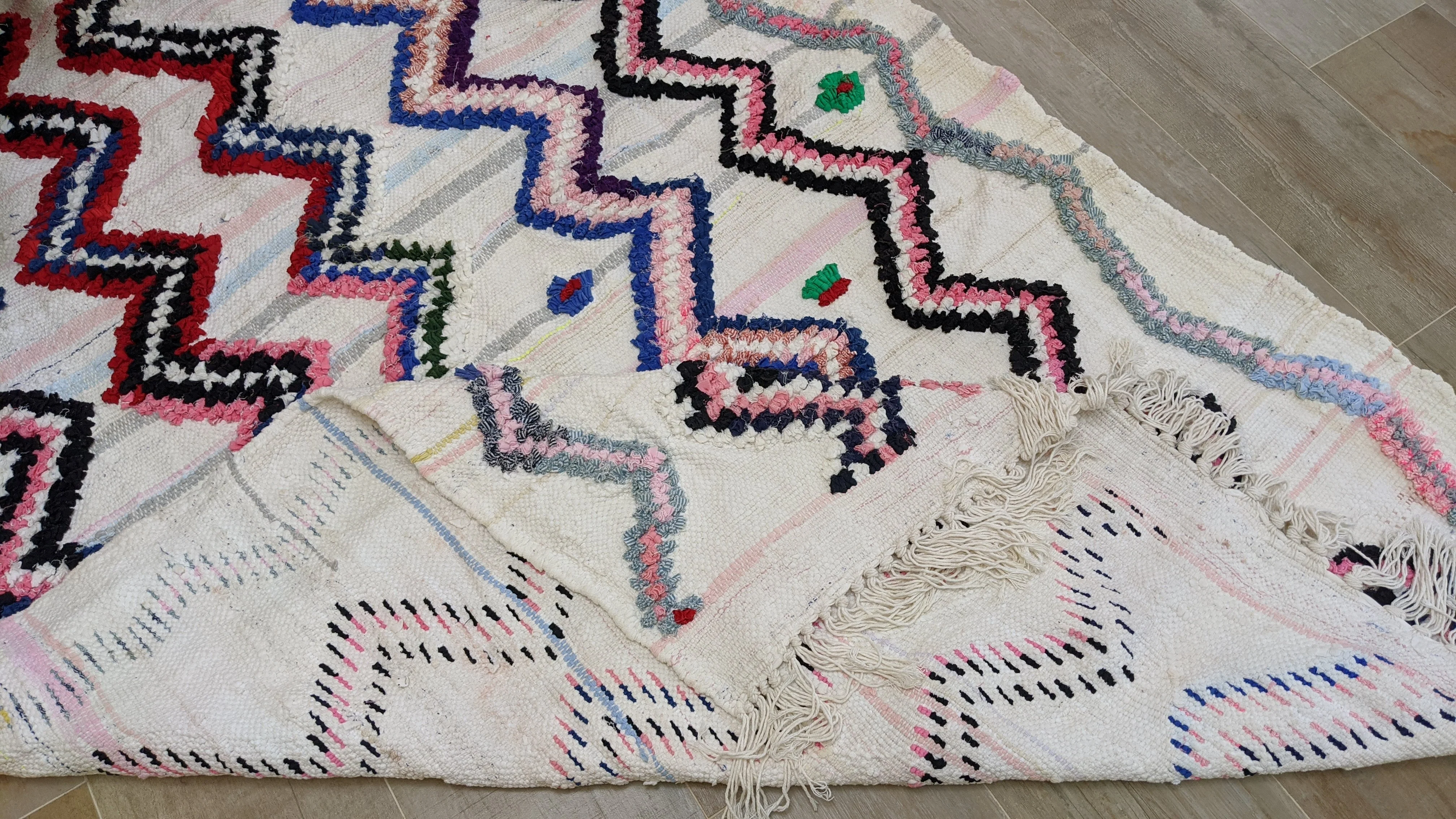 Boucherouite Rug, 200 x 125 cm || 6.56 x 4.1 feet - Image 7