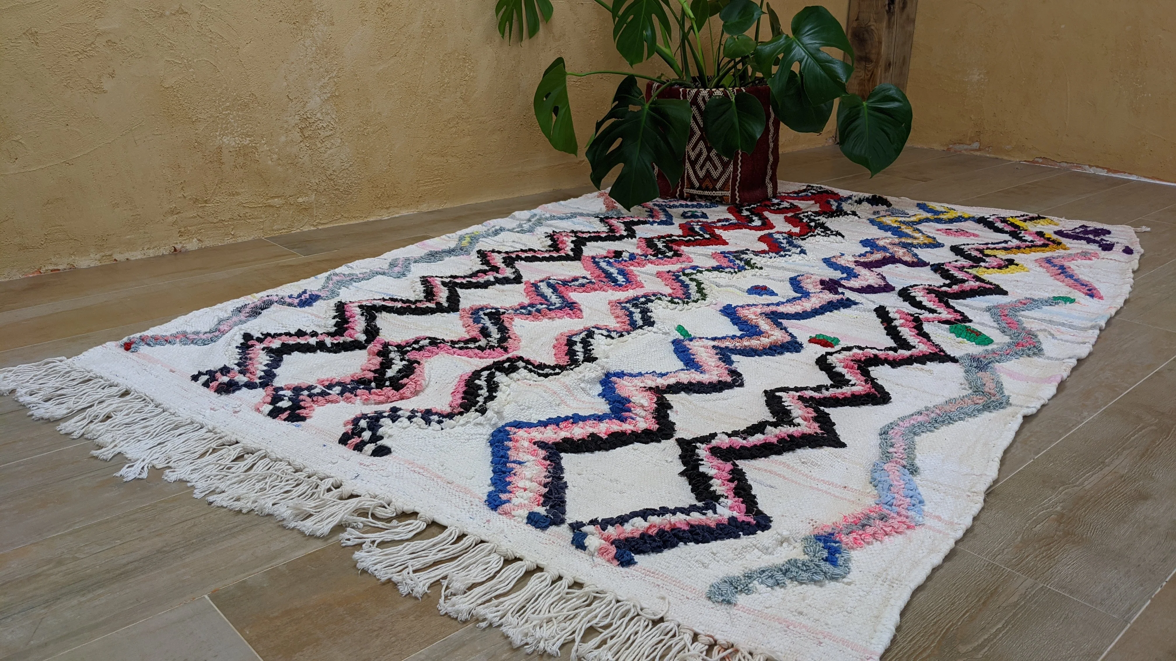Boucherouite Rug, 200 x 125 cm || 6.56 x 4.1 feet - Image 8
