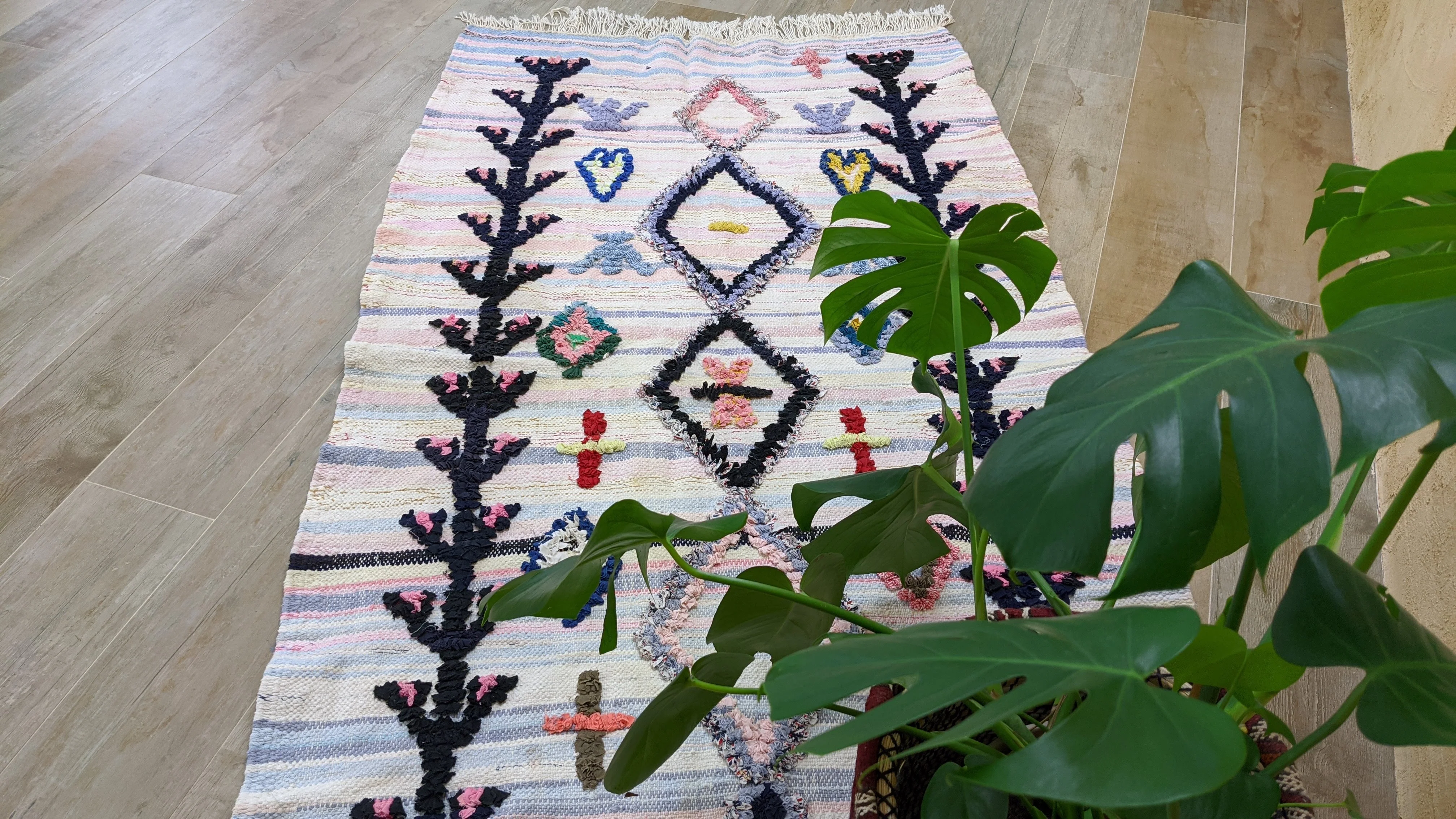 Boucherouite Rug, 205 x 110 cm || 6.73 x 3.61 feet - Image 5