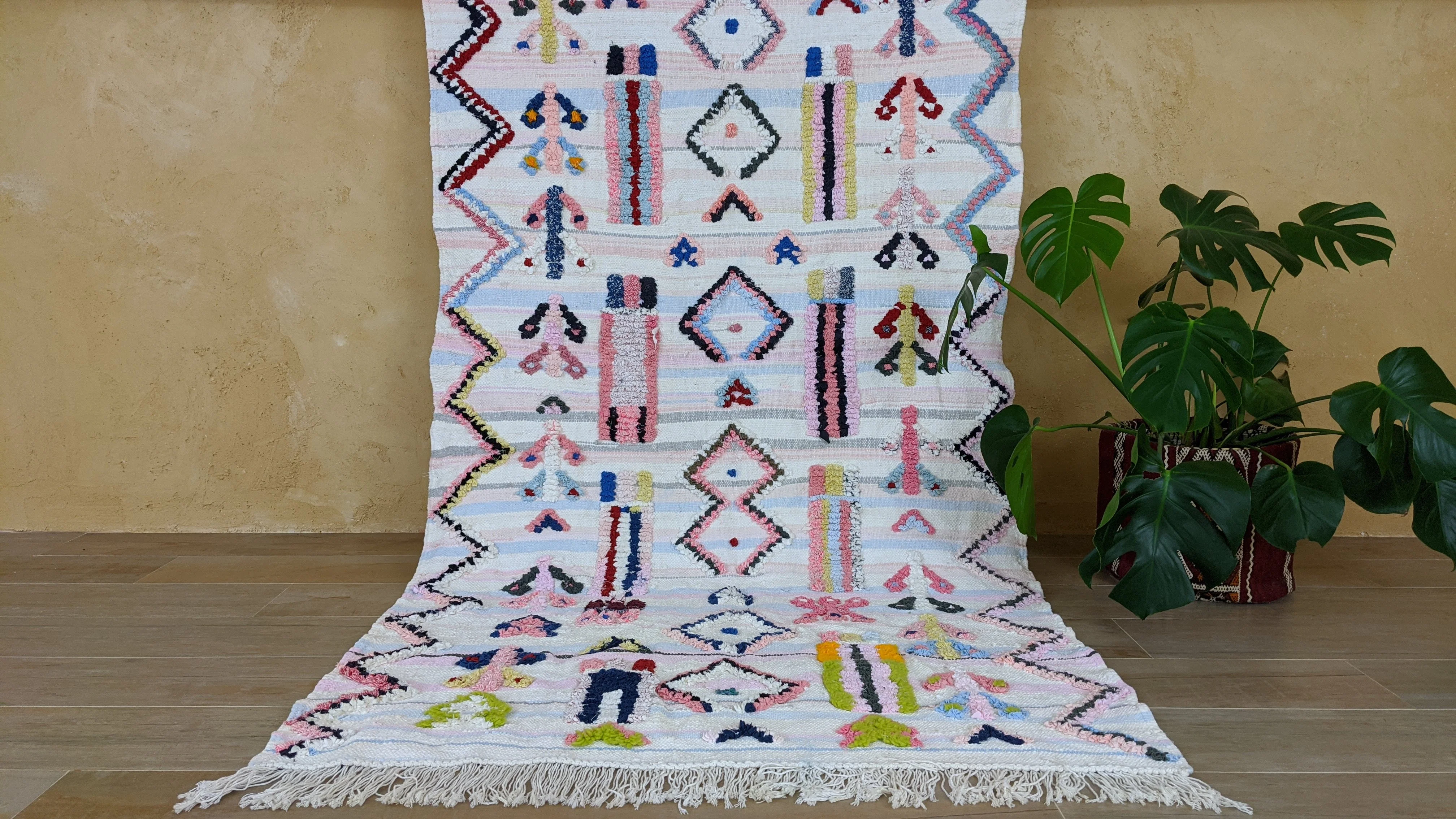 Boucherouite Rug, 205 x 117 cm || 6.73 x 3.84 feet