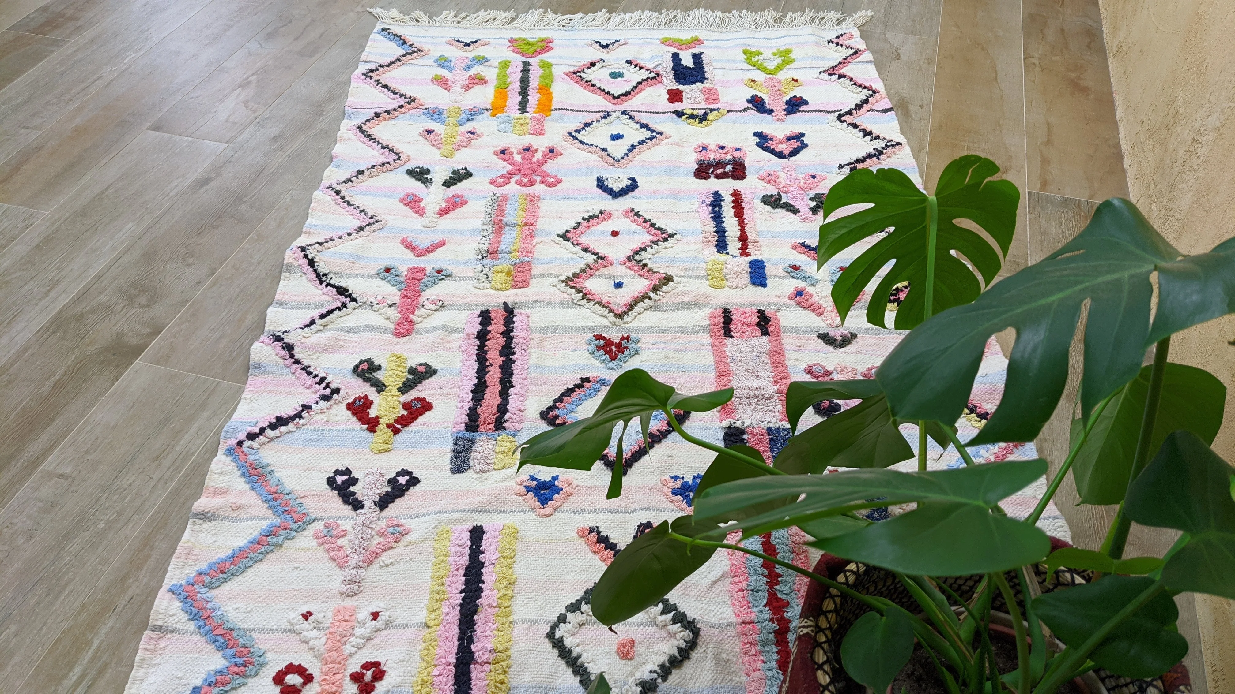 Boucherouite Rug, 205 x 117 cm || 6.73 x 3.84 feet - Image 4