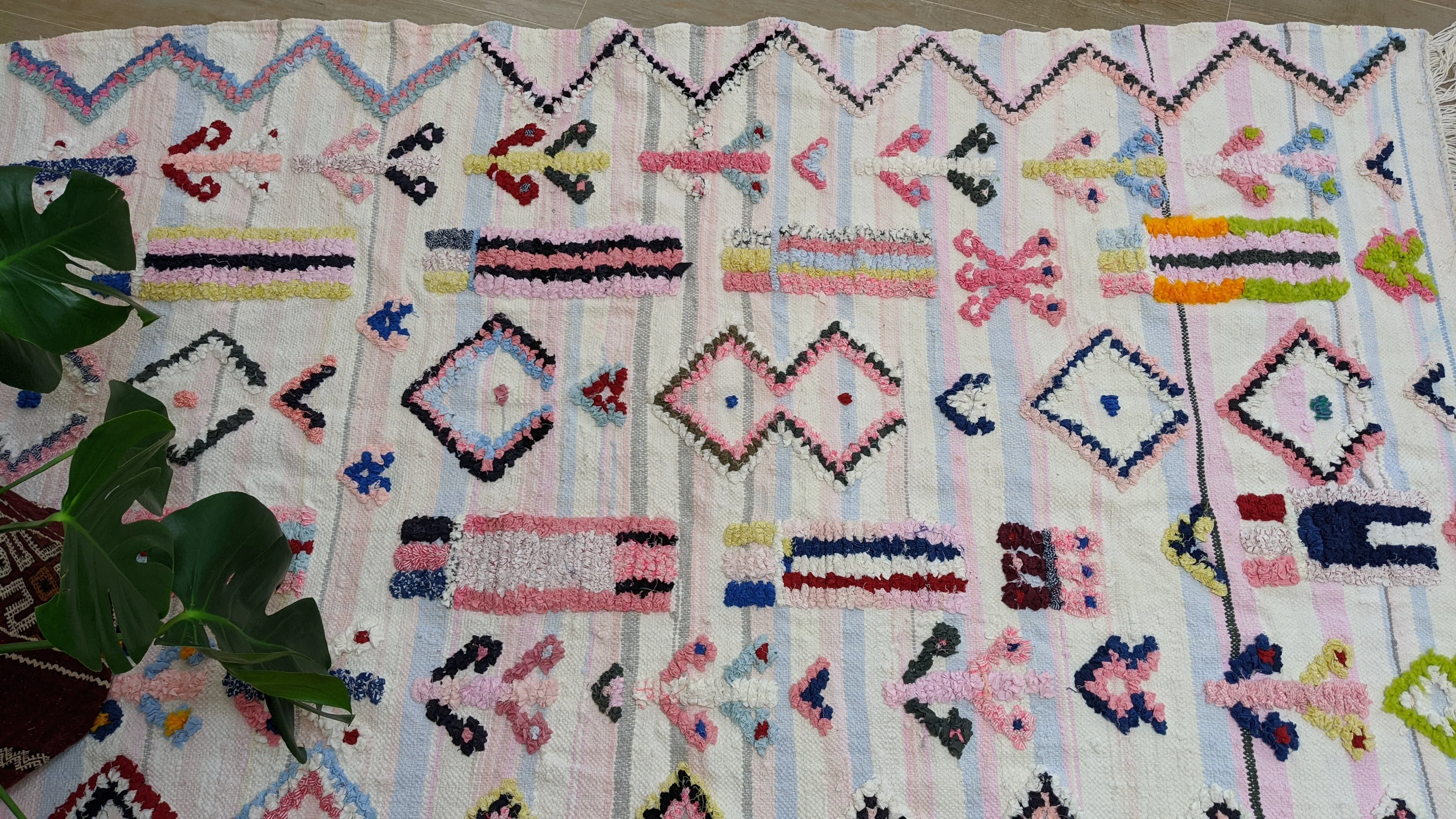 Boucherouite Rug, 205 x 117 cm || 6.73 x 3.84 feet - Image 5