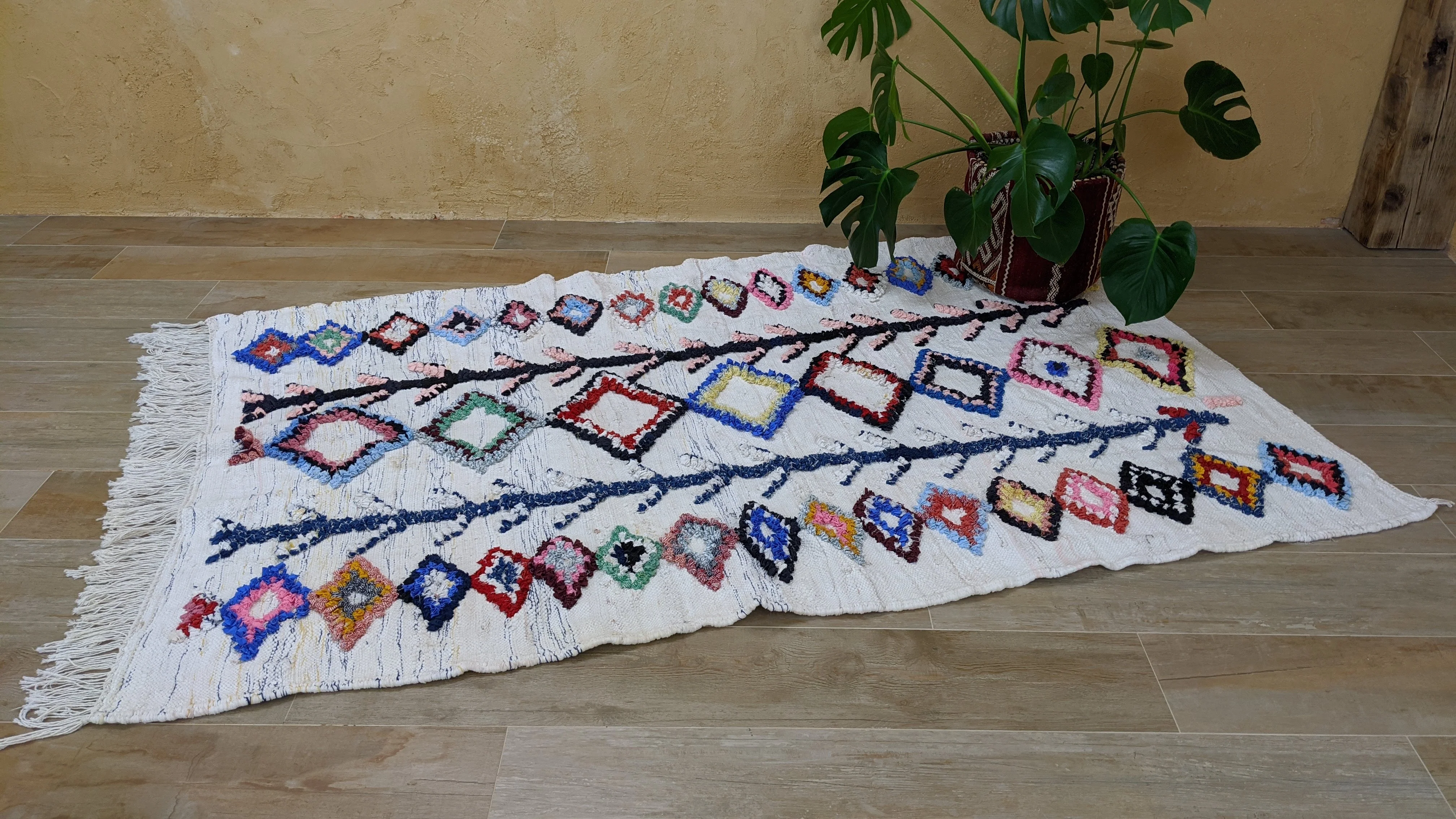 Boucherouite Rug, 205 x 125 cm || 6.73 x 4.1 feet - Image 3