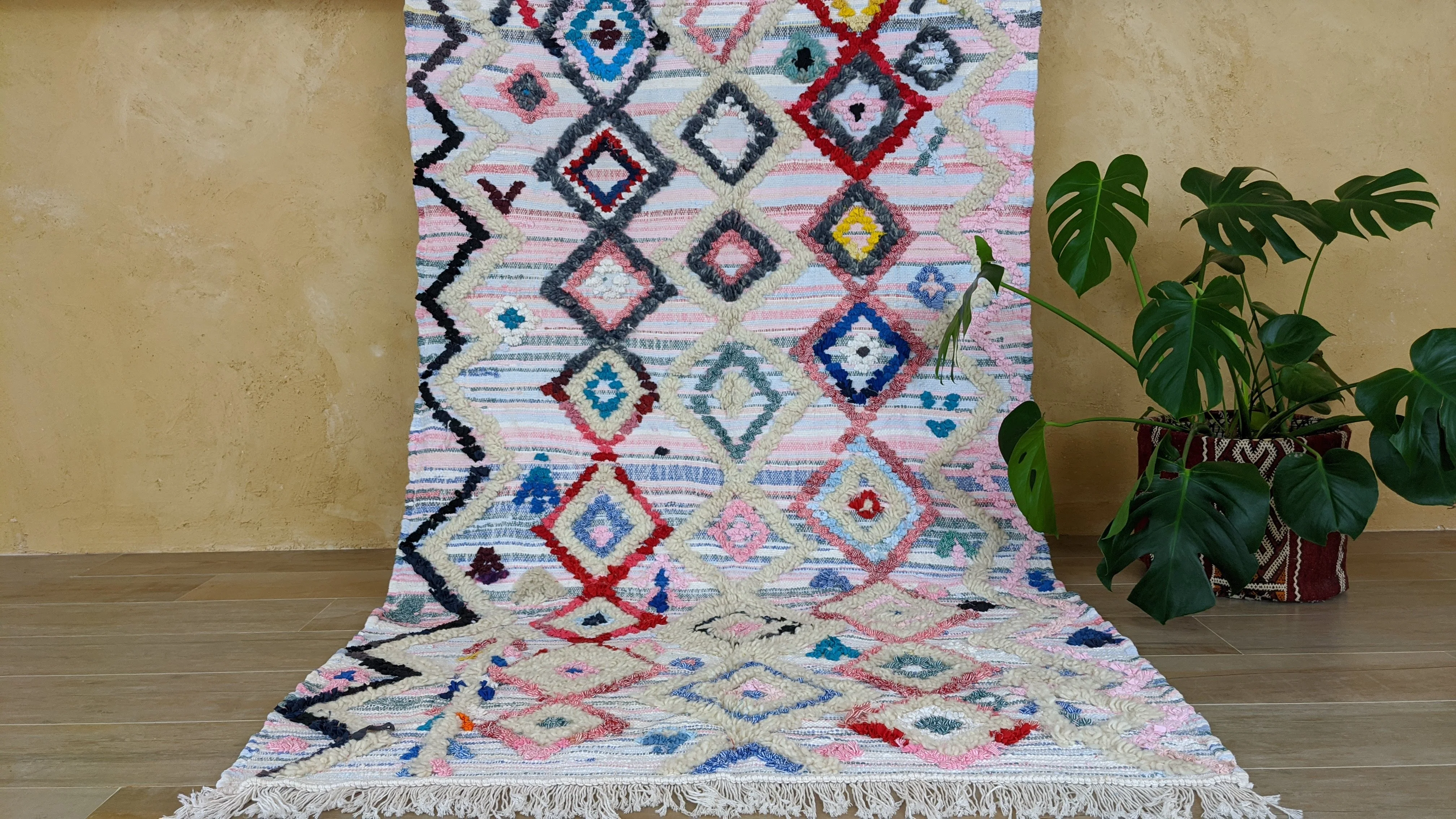 Boucherouite Rug, 210 x 123 cm || 6.89 x 4.04 feet