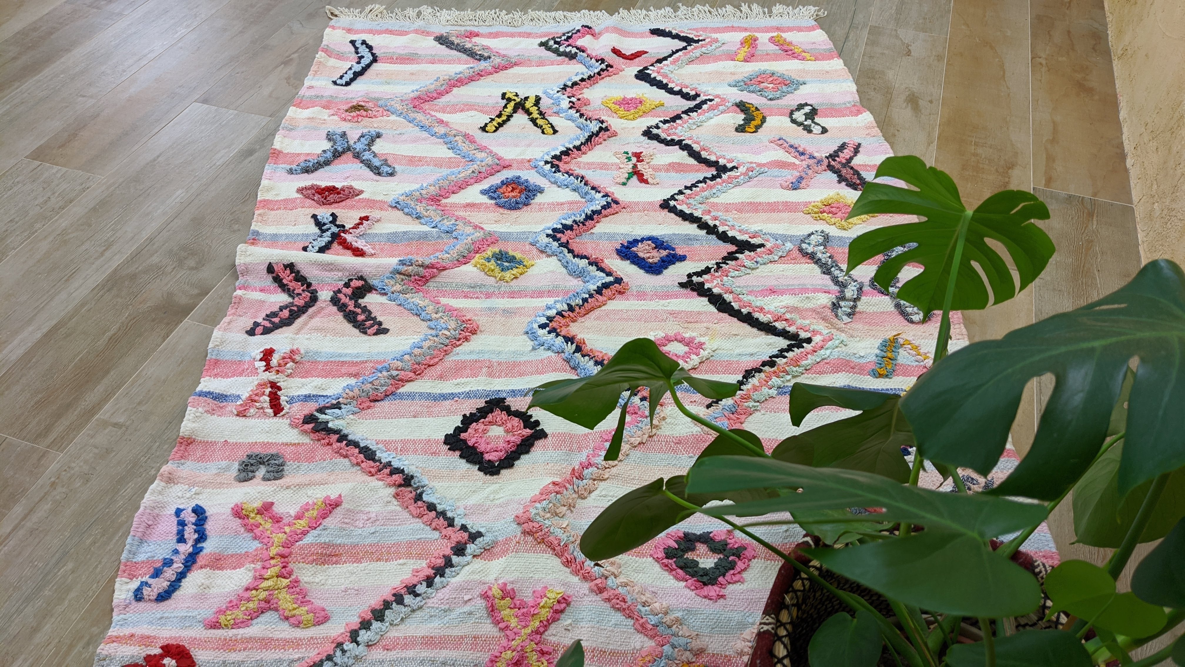 Boucherouite Rug, 210 x 128 cm || 6.89 x 4.2 feet - Image 5