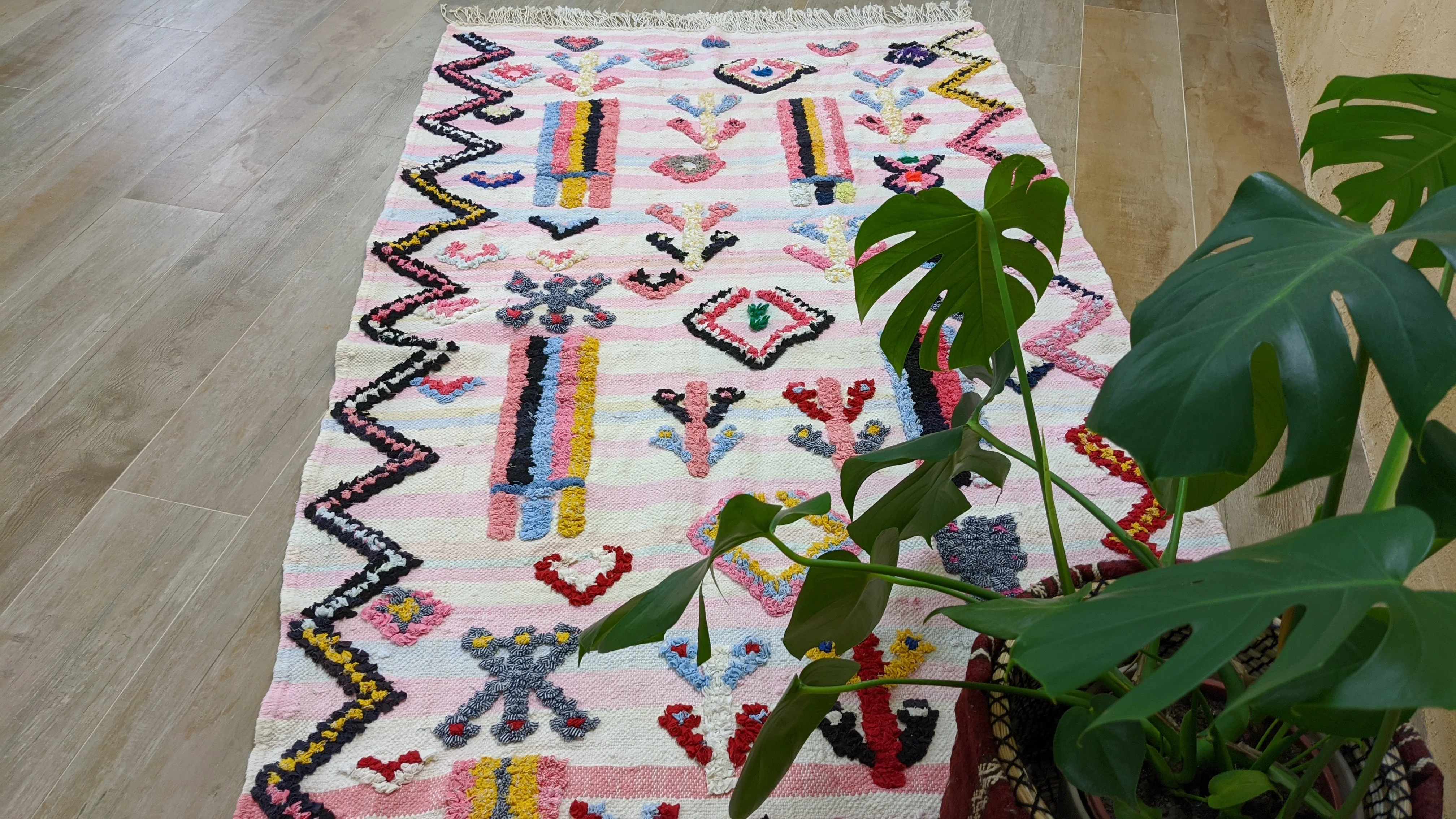 Boucherouite Rug, 215 x 115 cm || 7.05 x 3.77 feet - Image 4