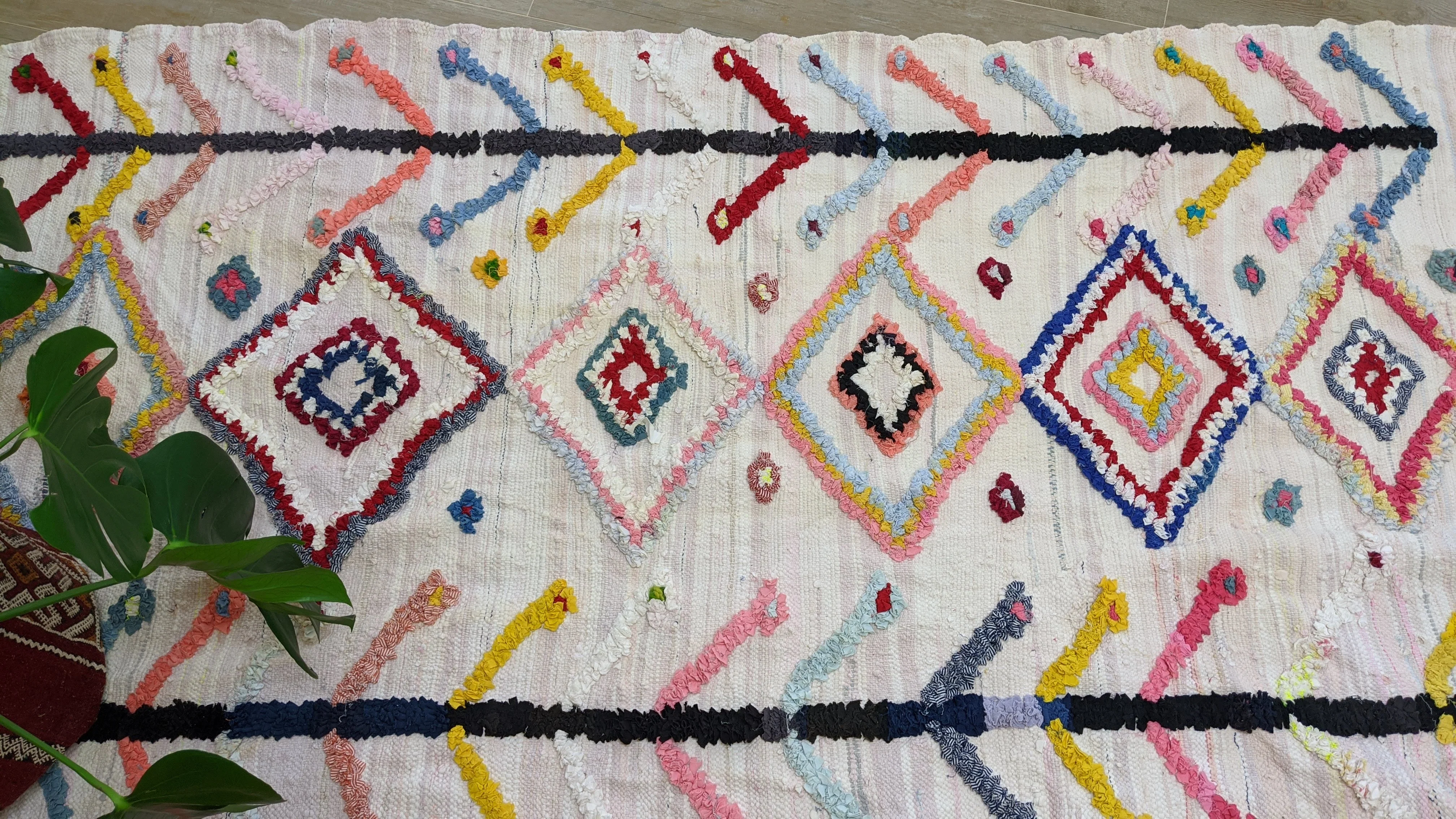 Boucherouite Rug, 215 x 120 cm || 7.05 x 3.94 feet - Image 5