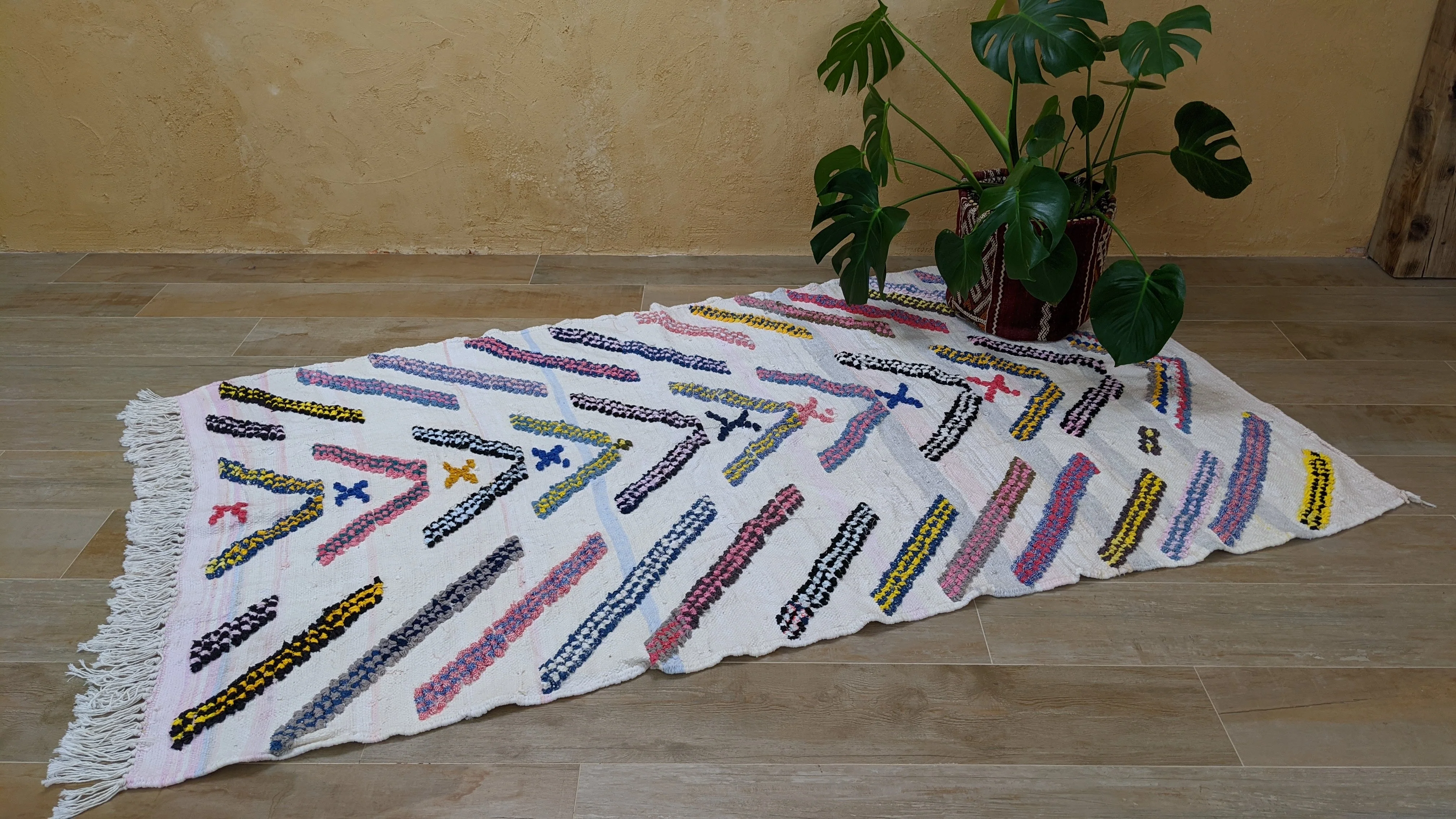 Boucherouite Rug, 215 x 120 cm || 7.05 x 3.94 feet - Image 3