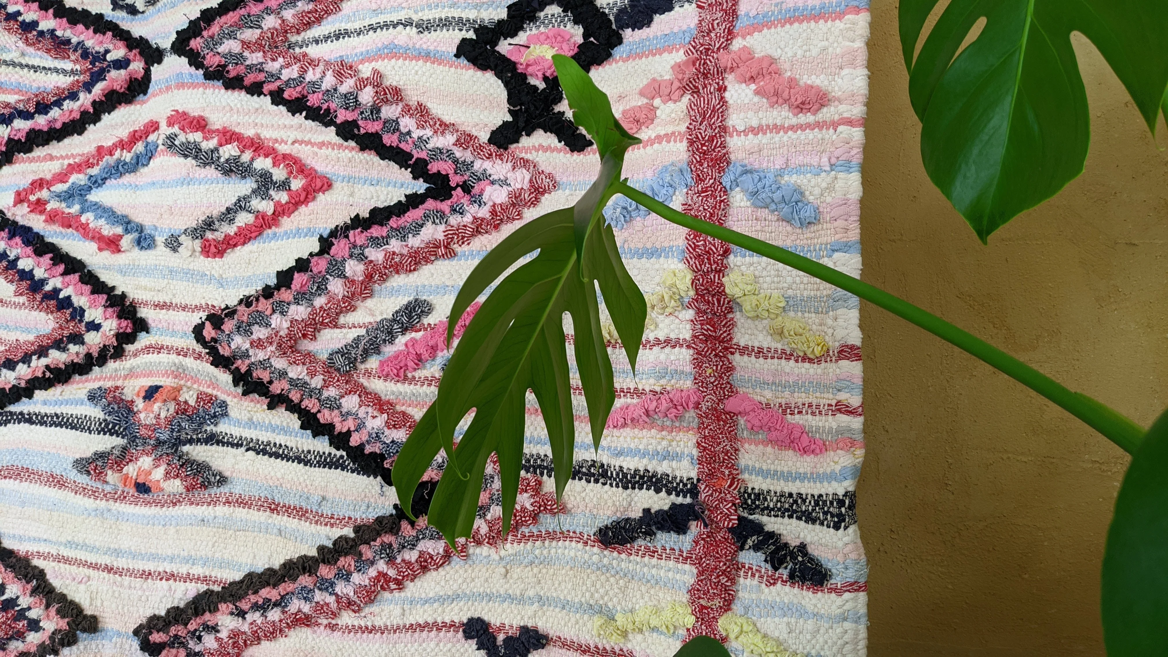 Boucherouite Rug, 215 x 122 cm || 7.05 x 4 feet - Image 2