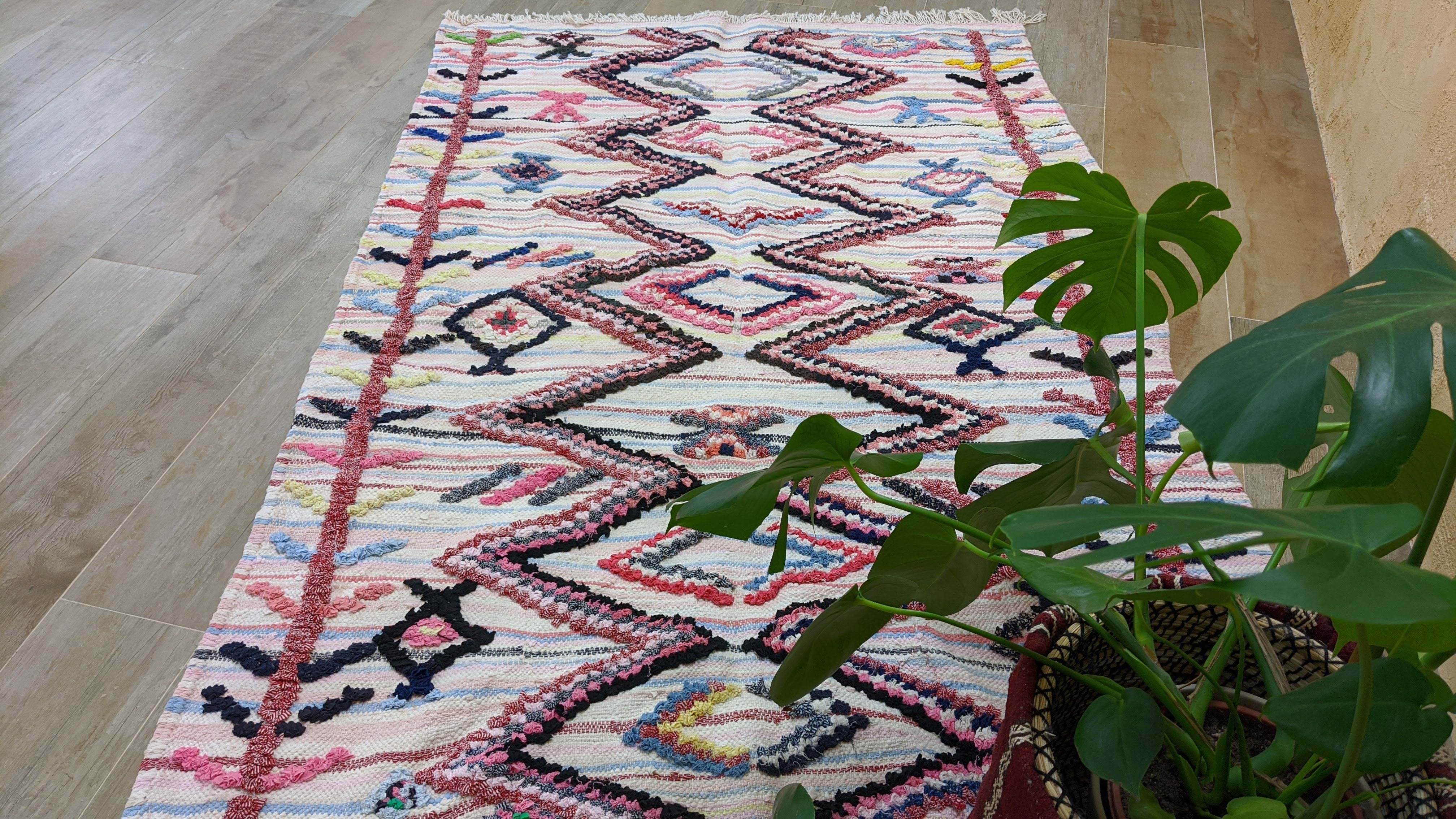 Boucherouite Rug, 215 x 122 cm || 7.05 x 4 feet - Image 5
