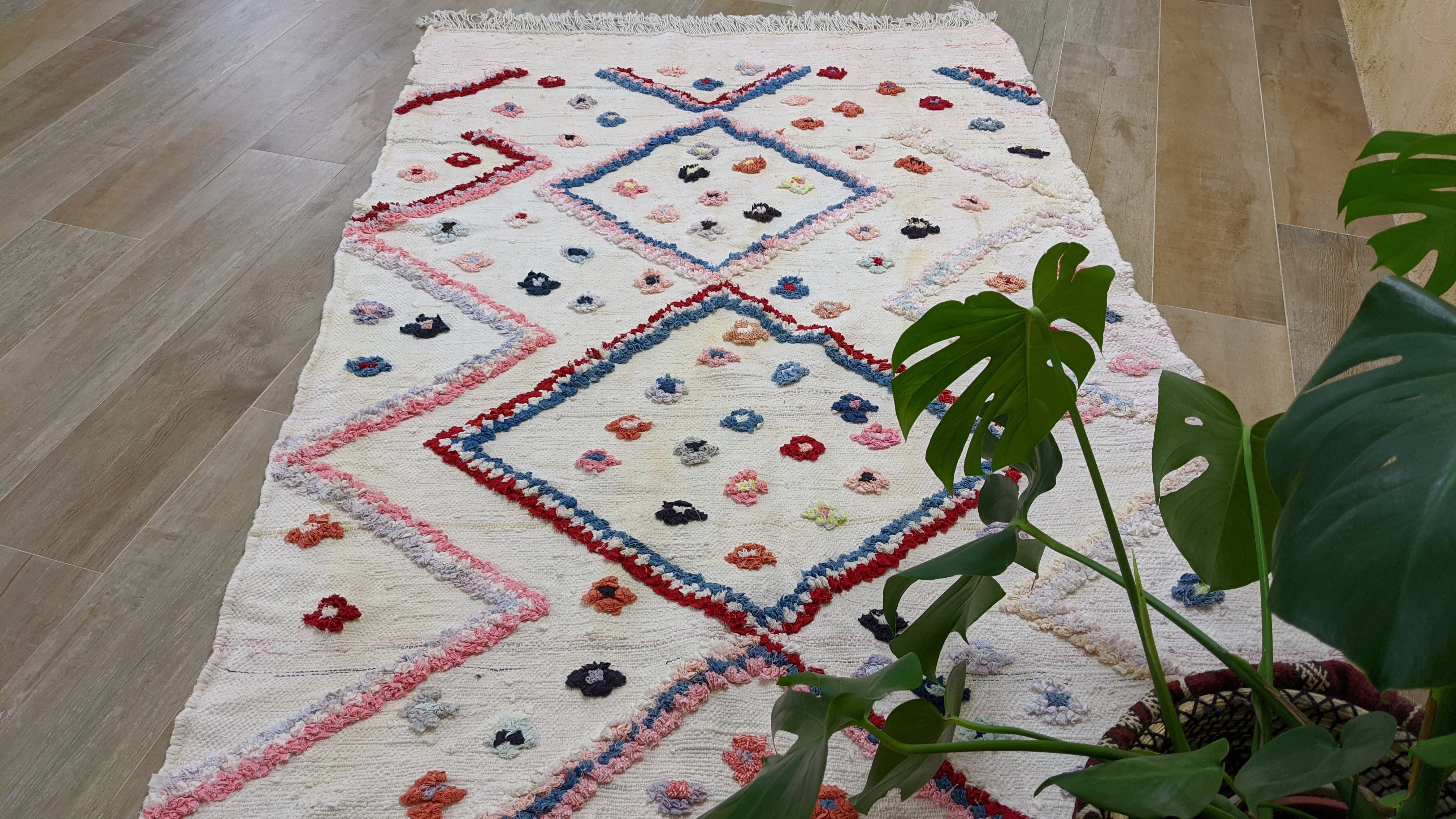Boucherouite Rug, 215 x 123 cm || 7.05 x 4.04 feet - Image 4